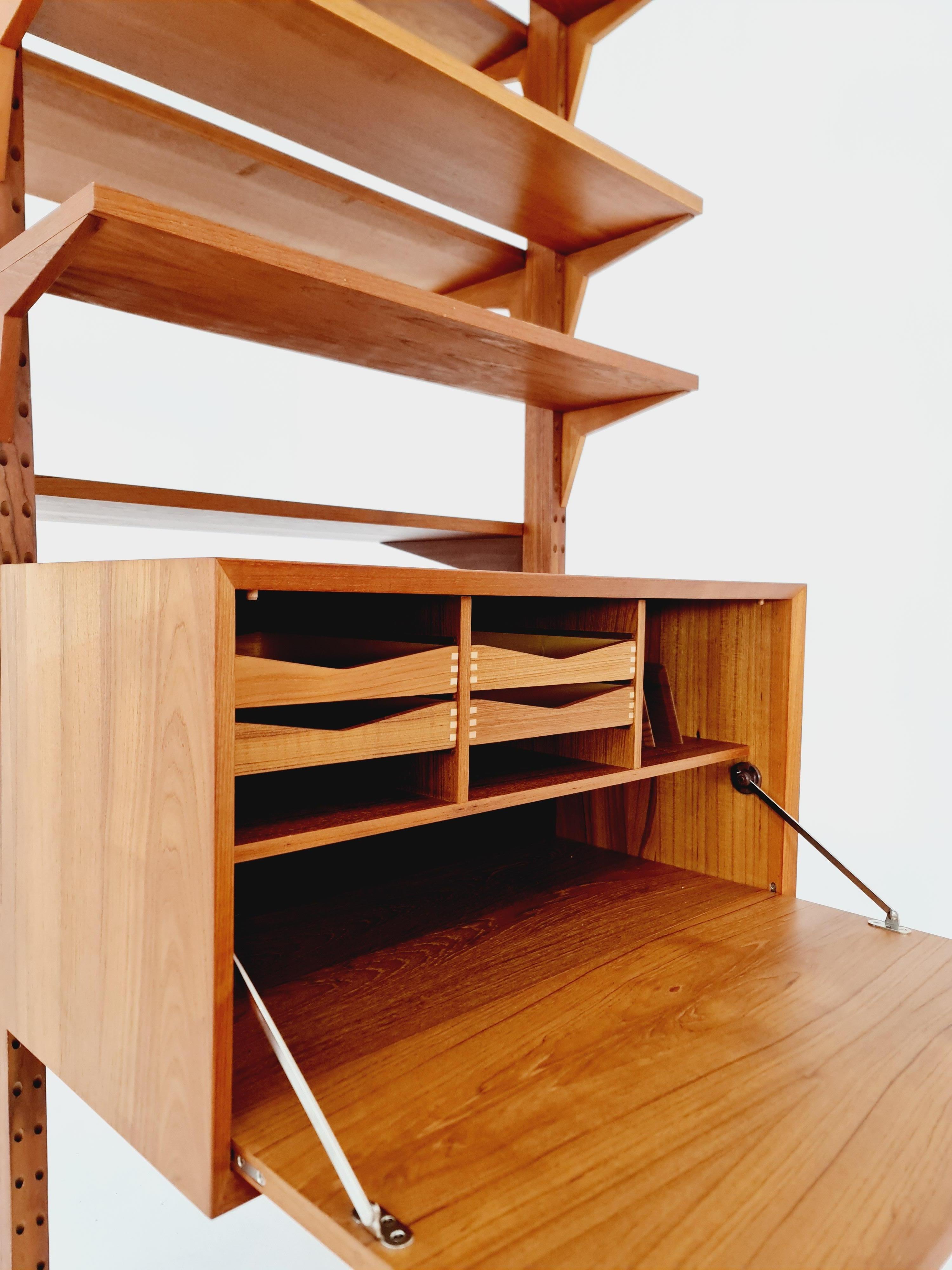 Scaffalatura divisoria in teak danese su due lati, di Poul Cadovius In condizioni buone in vendita a Gaggenau, DE