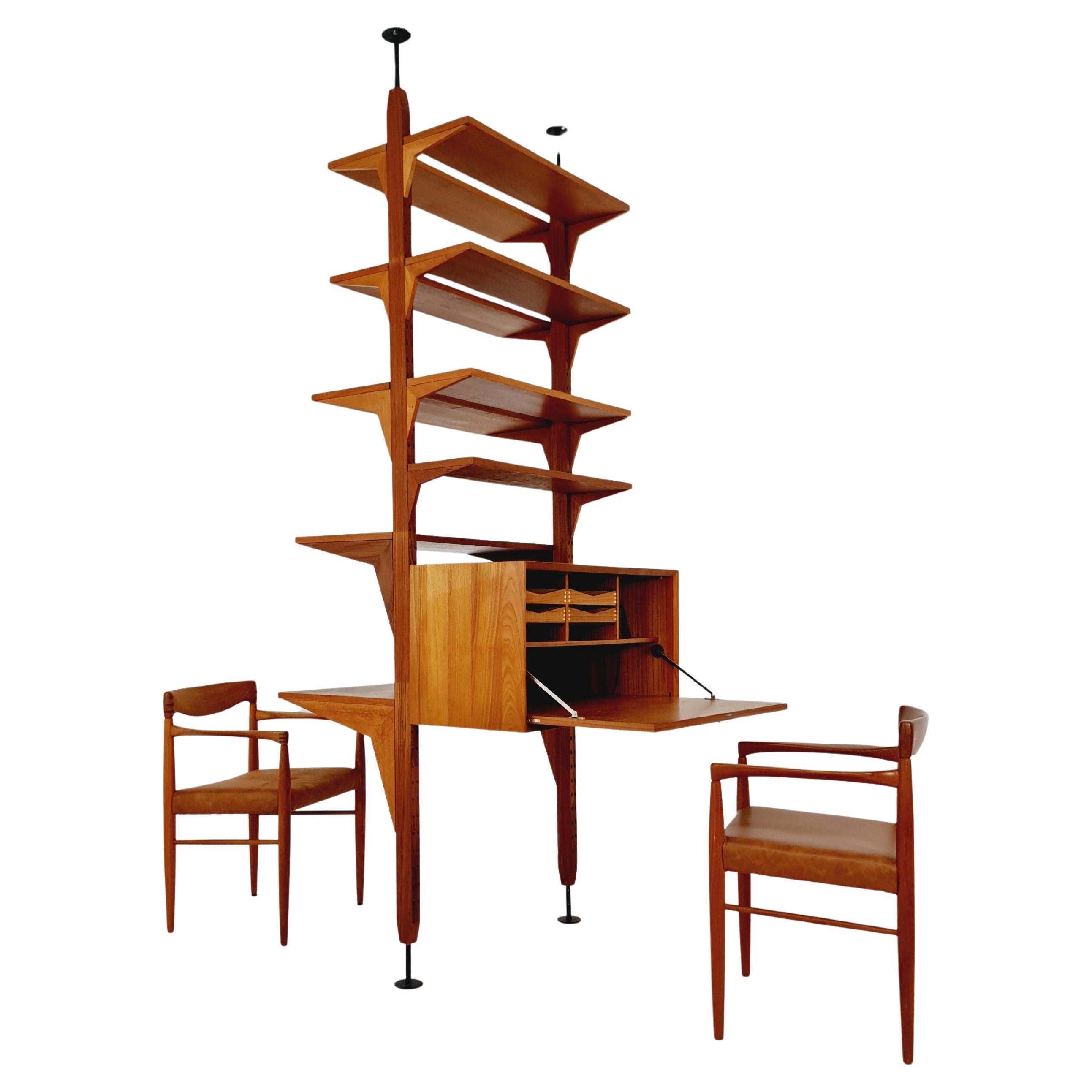 Scaffalatura divisoria in teak danese su due lati, di Poul Cadovius in vendita
