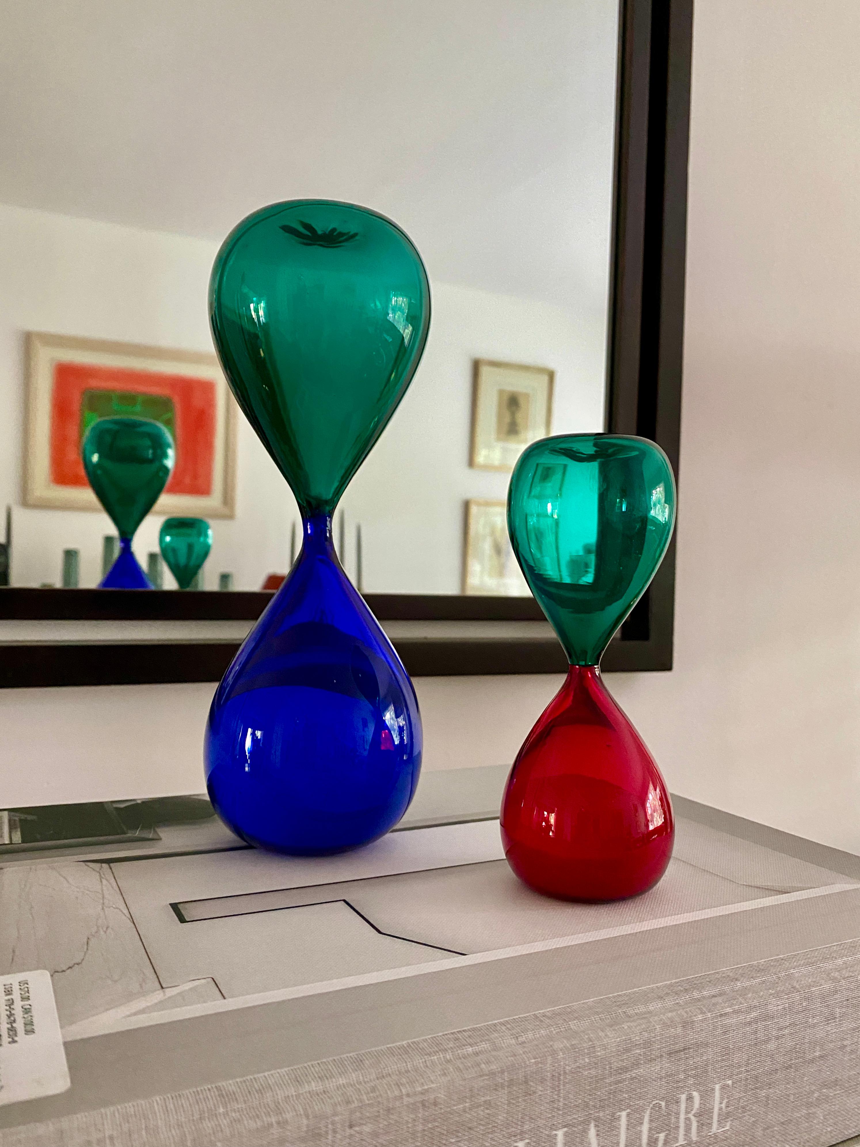 Two Signed Vintage Venini Hourglasses Designed By Paolo Venini For Venini In Good Condition For Sale In Doraville, GA