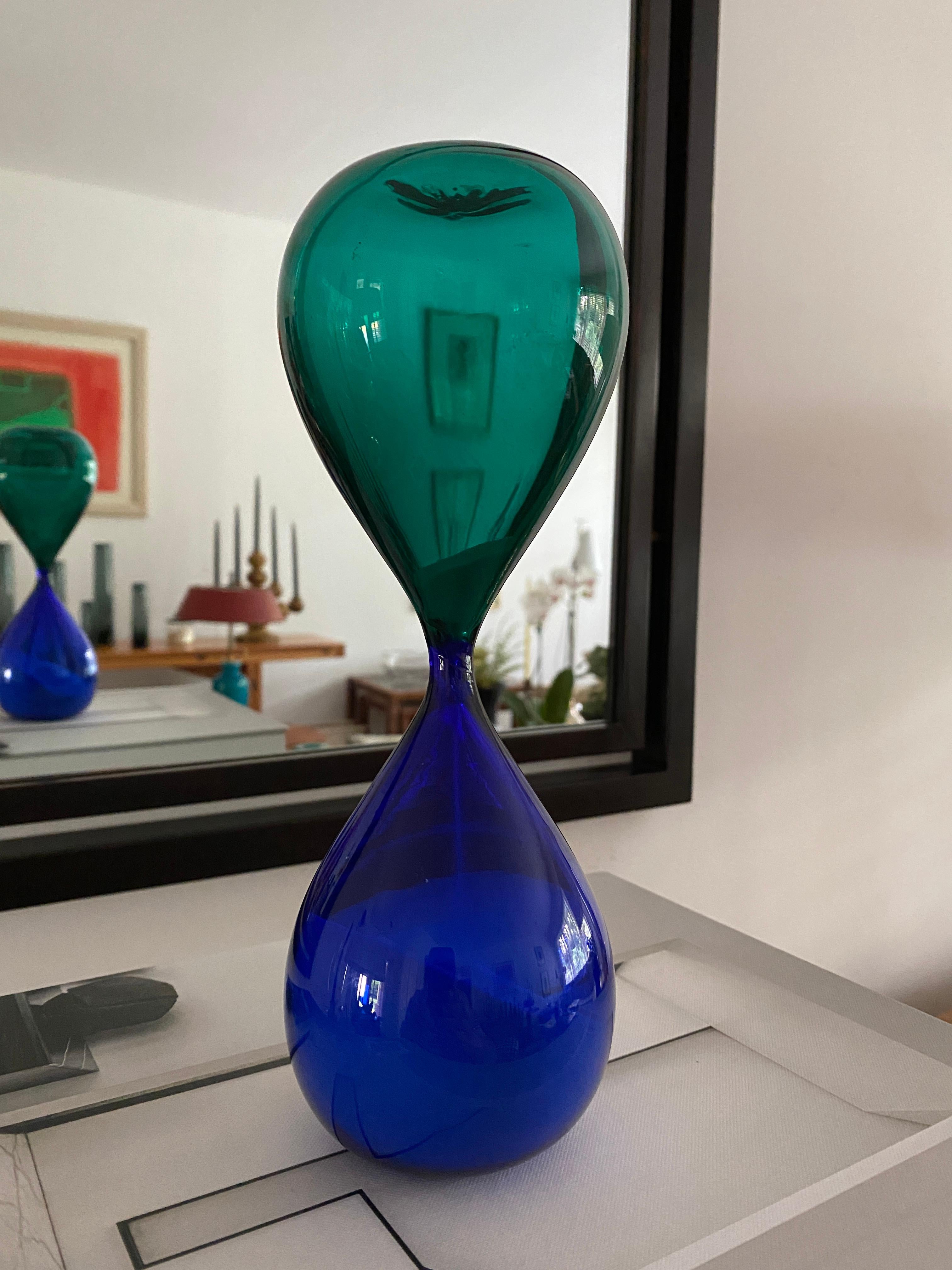Two Signed Vintage Venini Hourglasses Designed By Paolo Venini For Venini For Sale 2