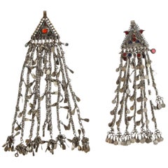 Deux coiffes nomades Kuchi en argent
