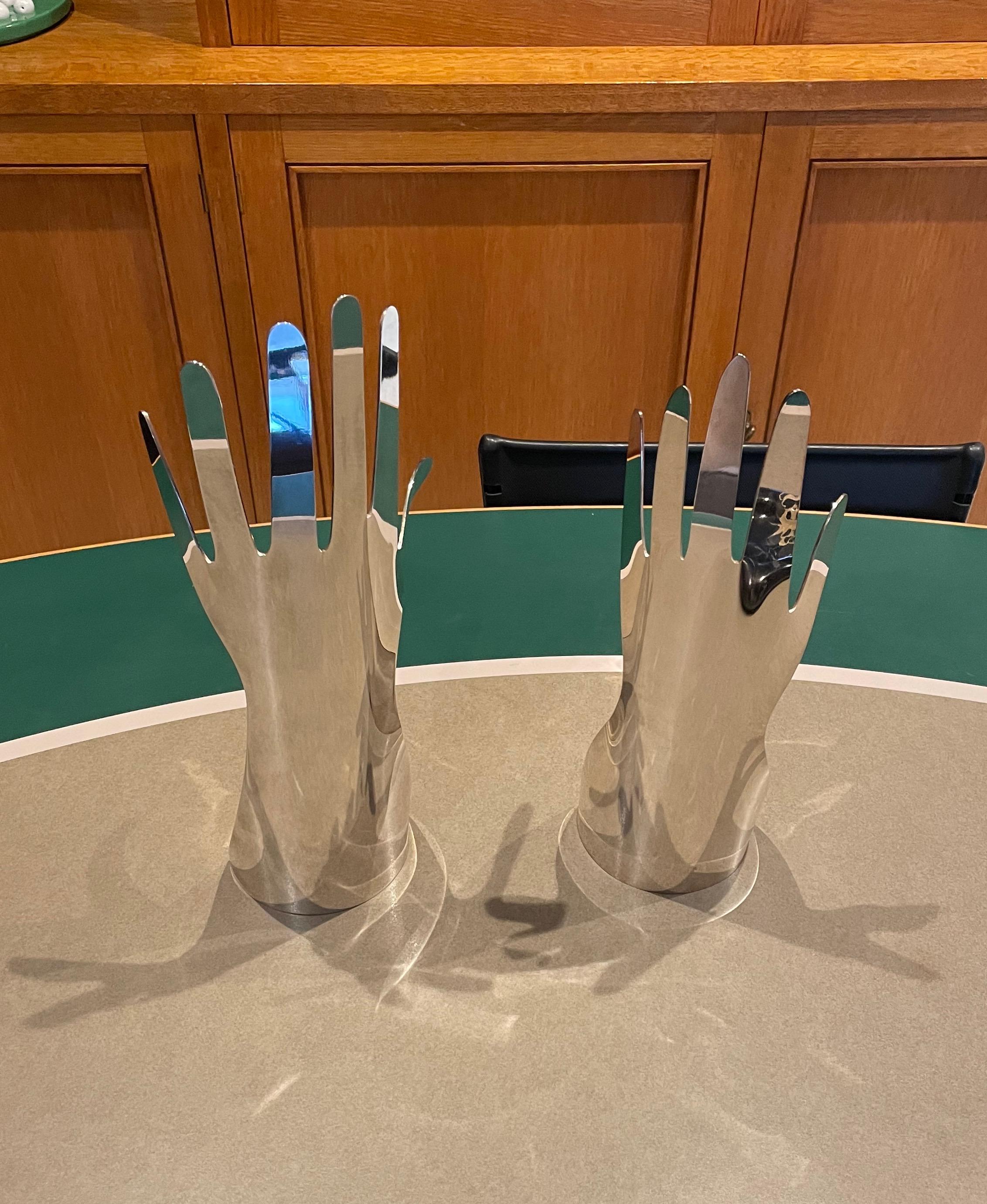 Two Silvered Metal Hands by Gio Ponti for Sabattini, Italy, 1978 In Good Condition For Sale In Rome, IT