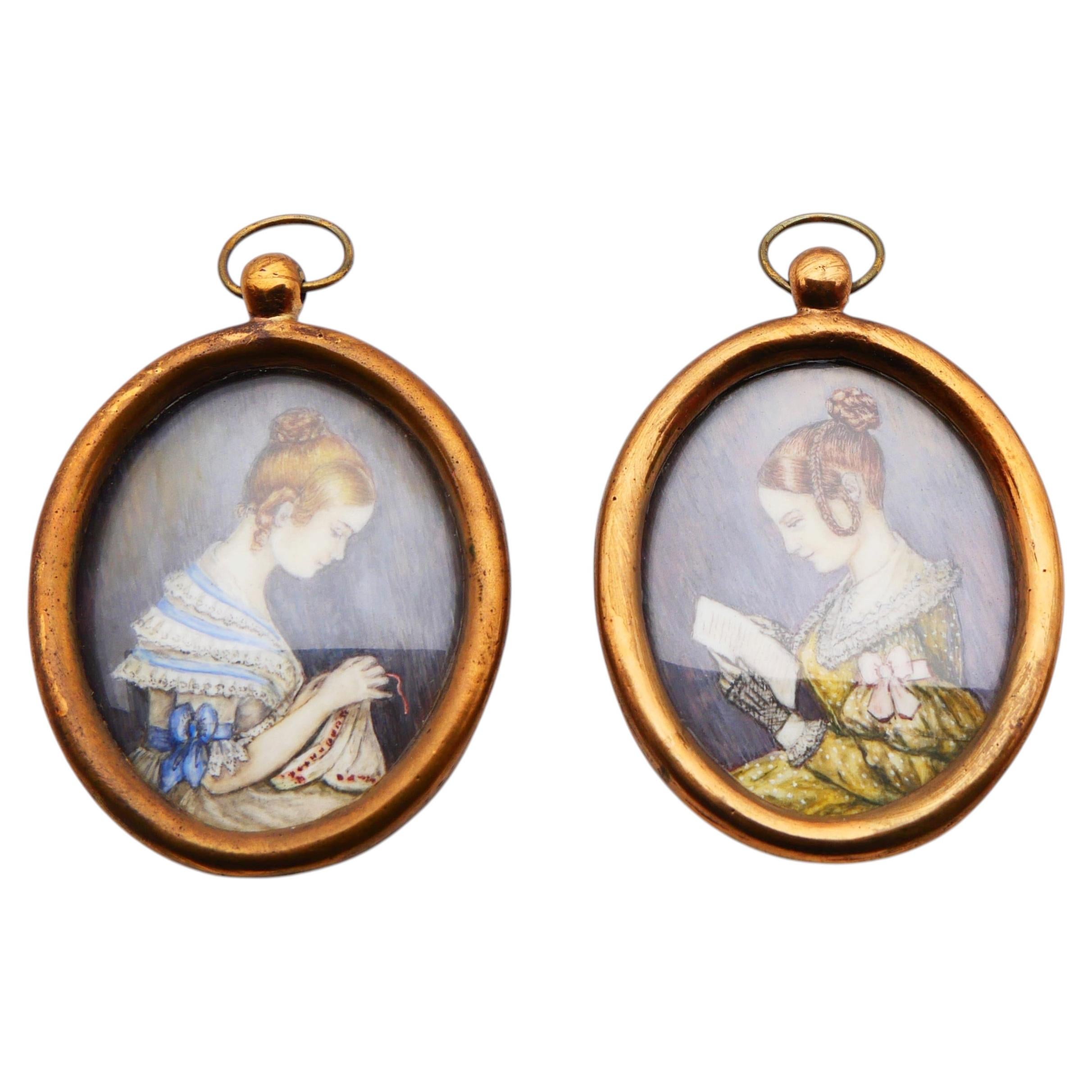 Deux sœurs : une paire de portraits miniatures anciens en vente