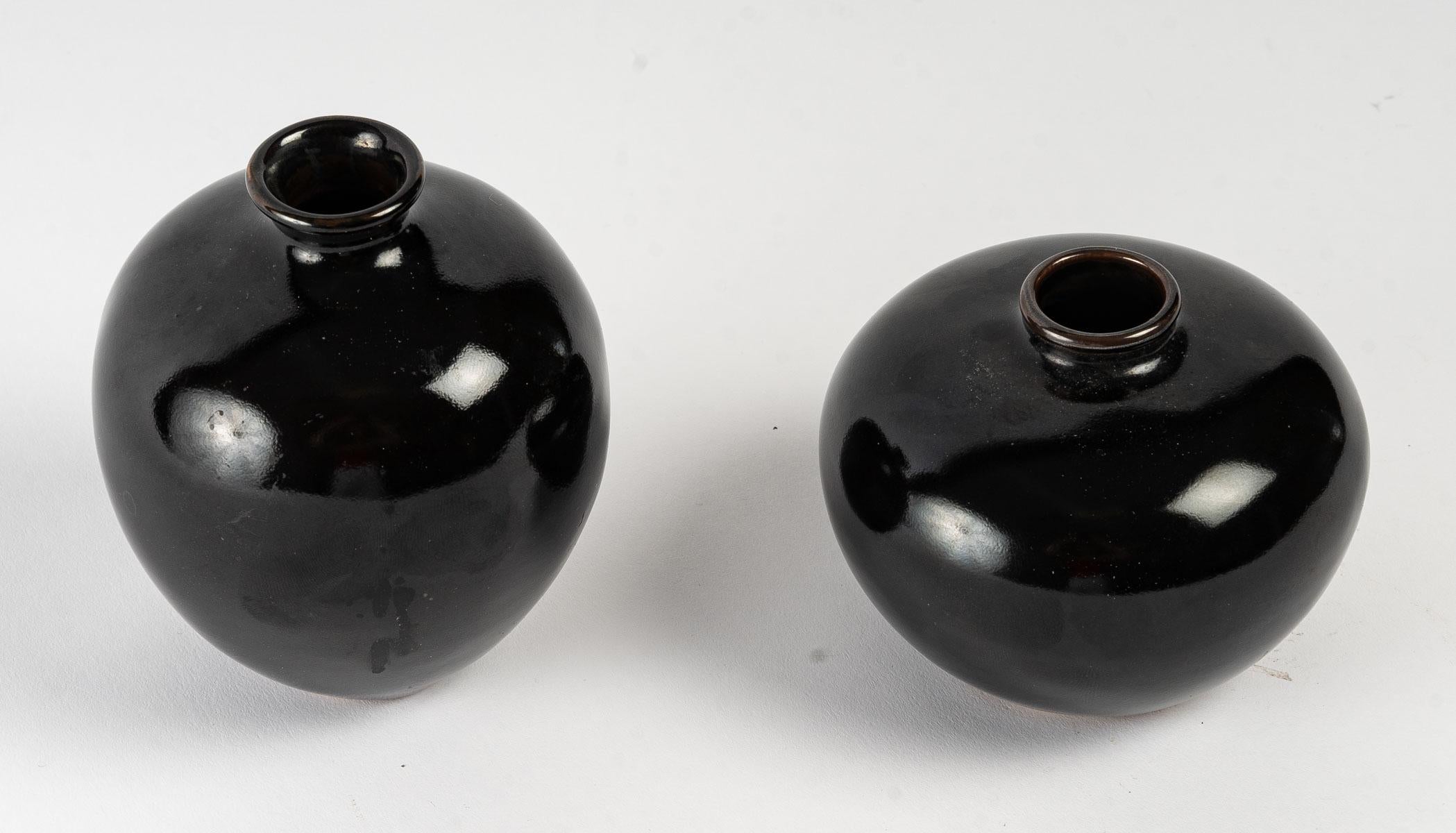 Two Small Mirror Black Enamelled Vases In Good Condition In Saint-Ouen, FR