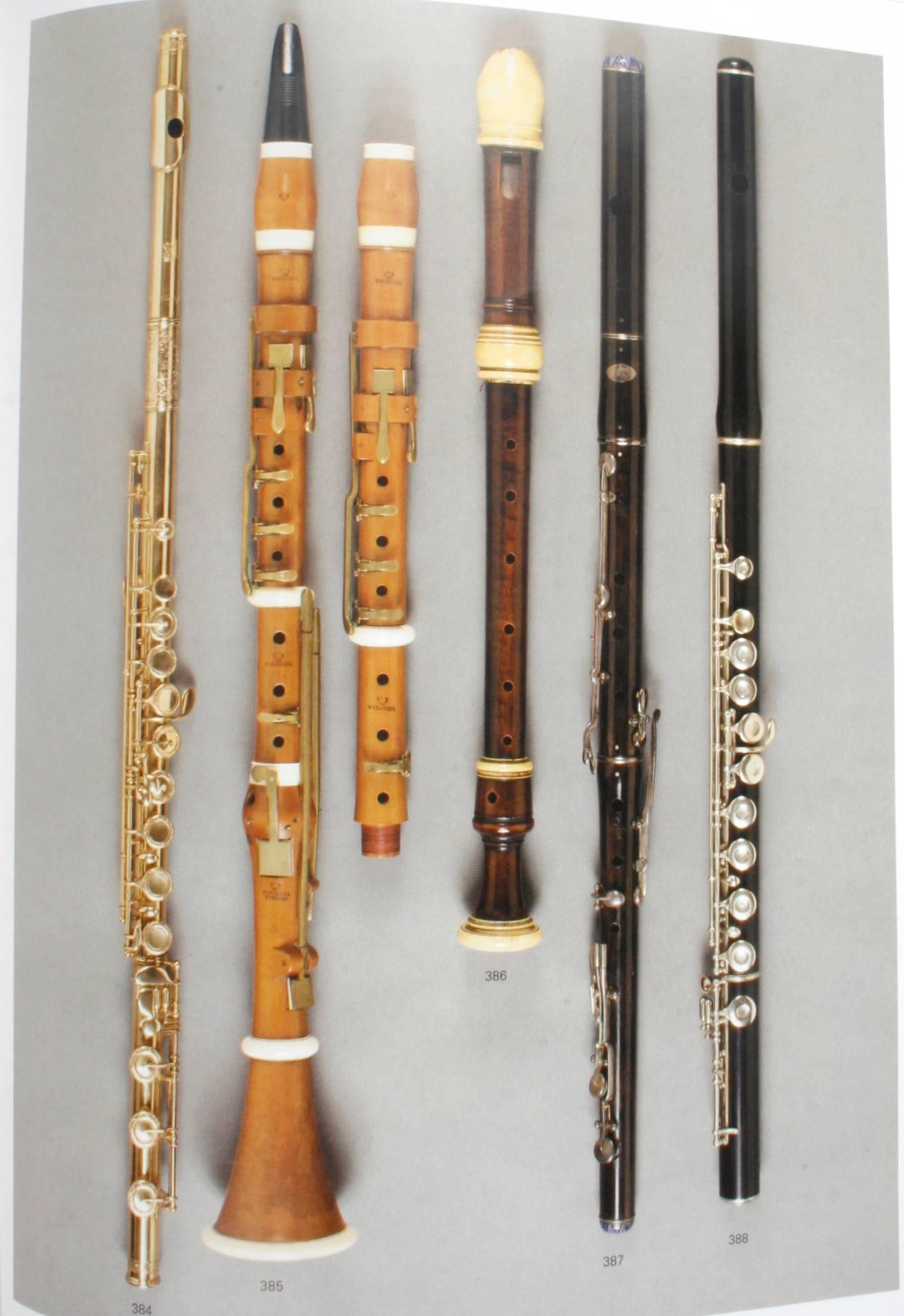 Deux catalogues de ventes aux enchères de Sotheby's London sur instruments de musique Bon état - En vente à valatie, NY