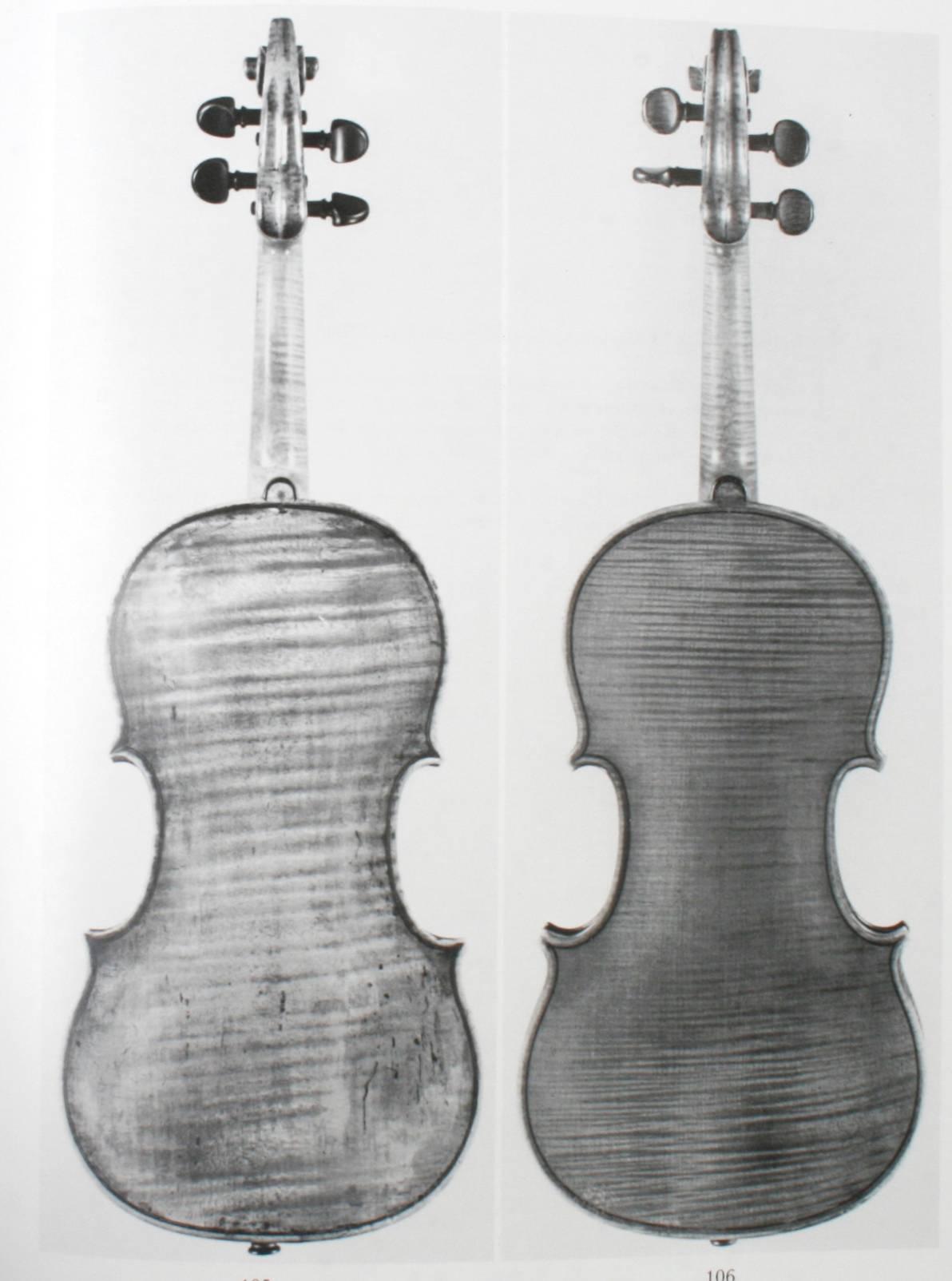 Deux catalogues de ventes aux enchères de Sotheby's London sur instruments de musique en vente 2