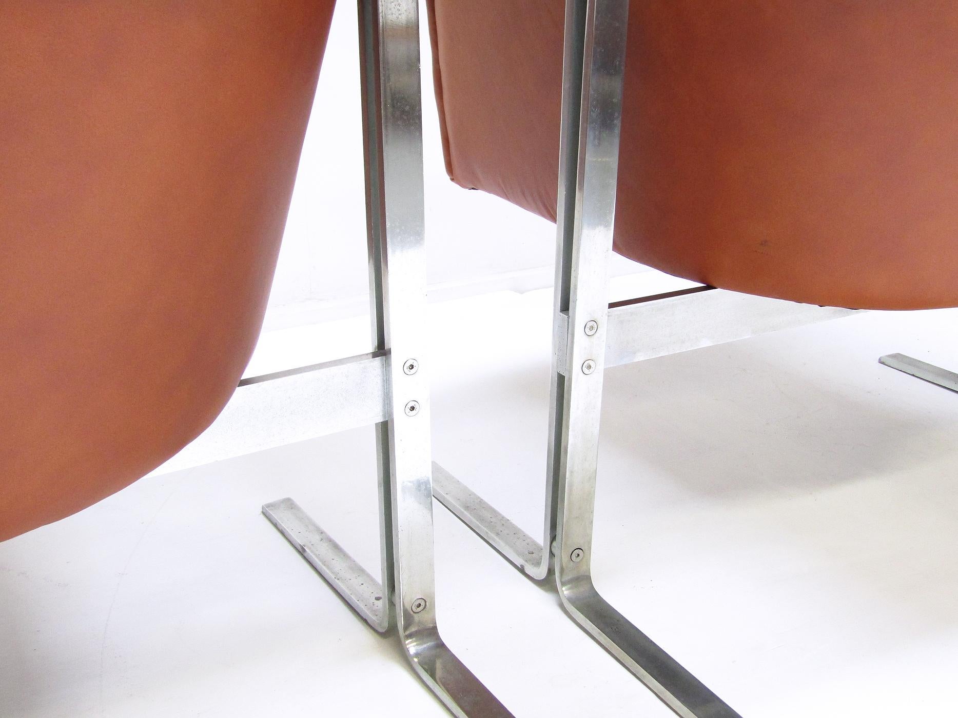 Deux chaises «042 » de Geoffrey Harcourt pour Artifort de l'Ère spatiale en vente 3