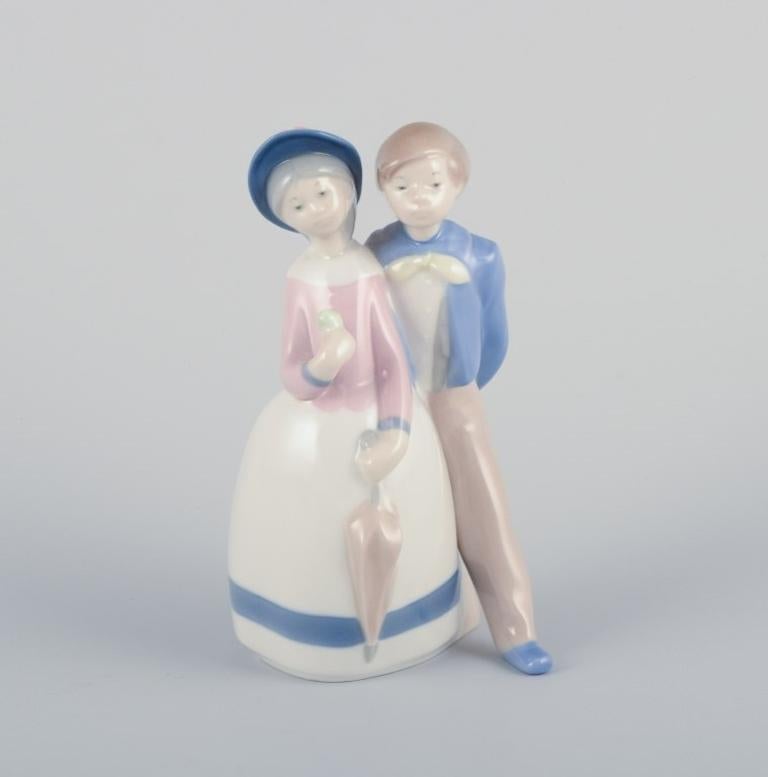 Two Spanish porcelain figurines of children. Handmade.
Approximately from the 1980s.
Stamped Rex Valencia and Tengra.
Perfect condition.
Largest: Height 21.4 cm x Diameter 6.2 cm.