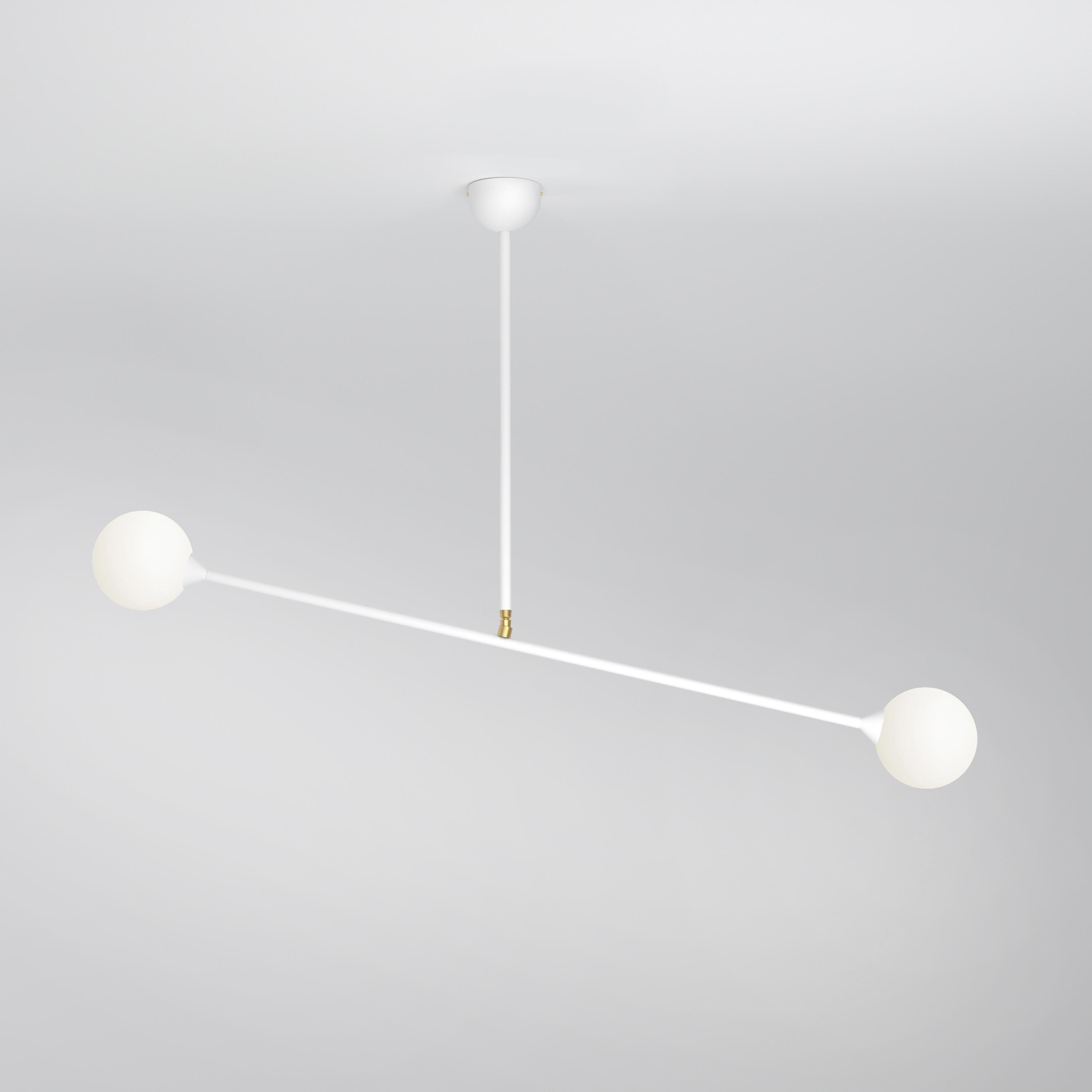 Lampada a sospensione a due sfere di Atelier A Light
Dimensioni: D 13,5 x L 117 x H 71,5 cm.
Materiali: Metallo verniciato a polvere, vetro, ottone.

Disponibile nelle versioni nera, bianca o a colori.

Tutte le nostre lampade possono essere cablate