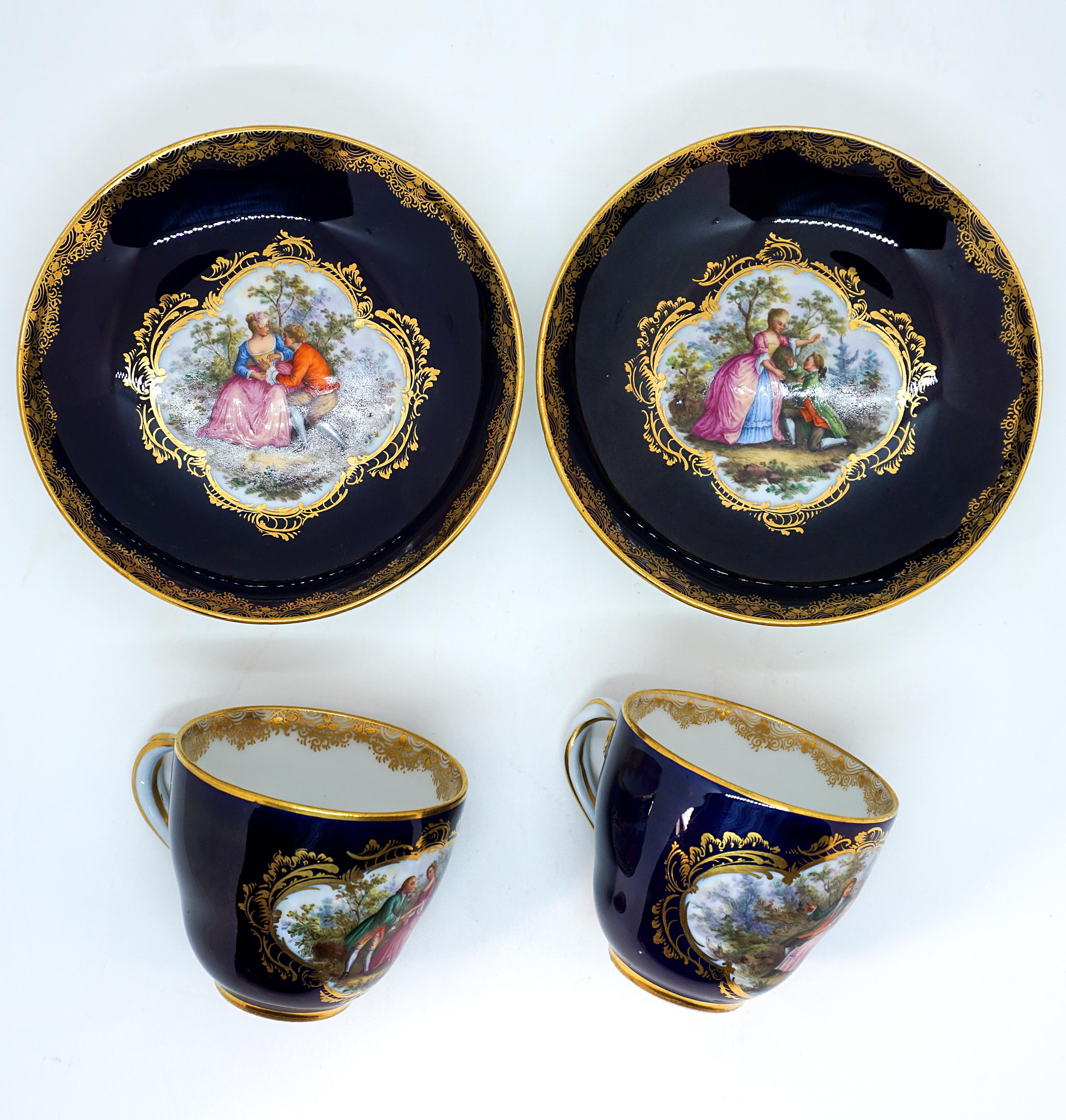 Mid-19th Century Two Splendid Meissen Cups, Cobalt With Watteau Painting & Gold Decoration, 19th For Sale