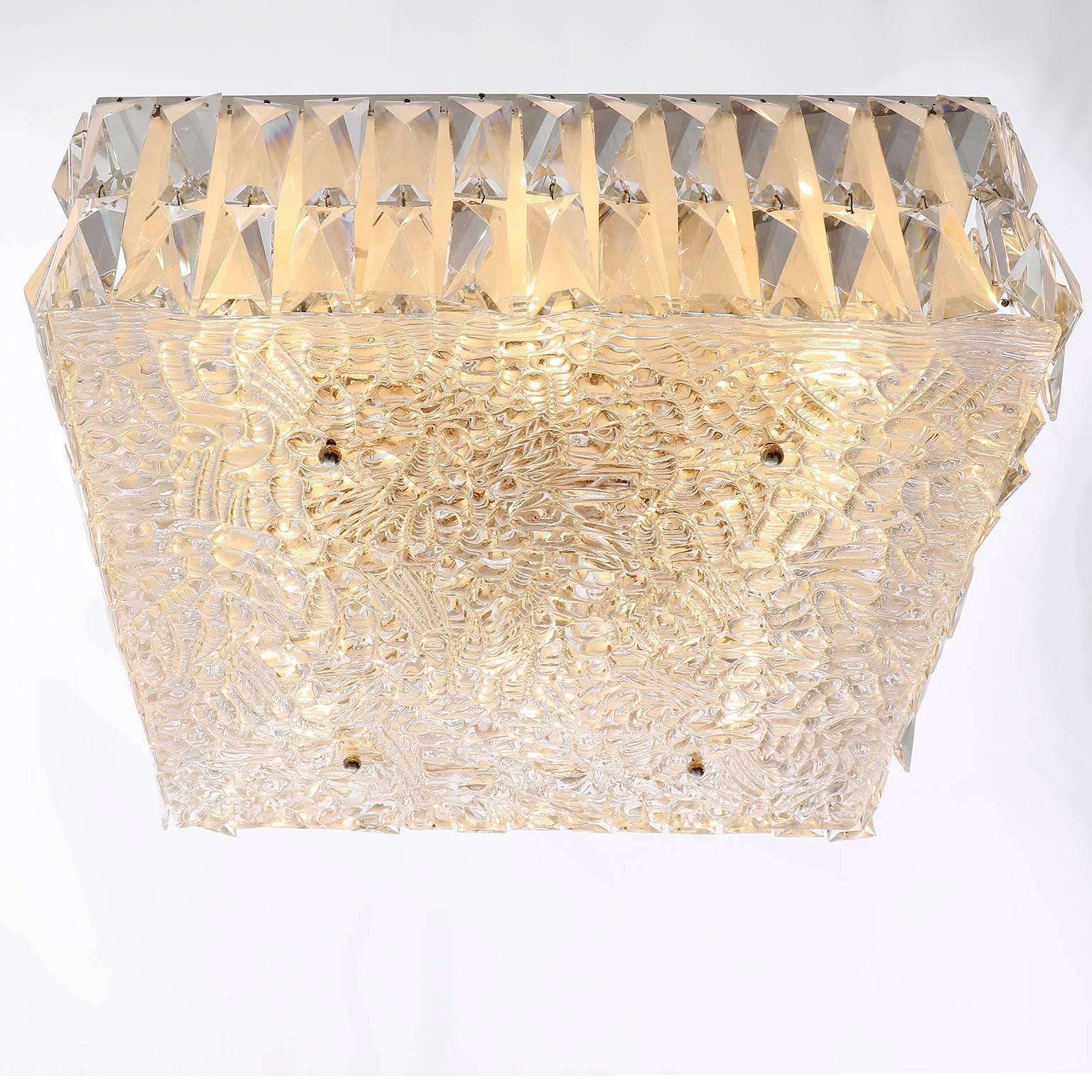 Luminaire à poser ou suspendre carré Kalmar, verre texturé et cristal, années 1960 Bon état - En vente à Hausmannstätten, AT