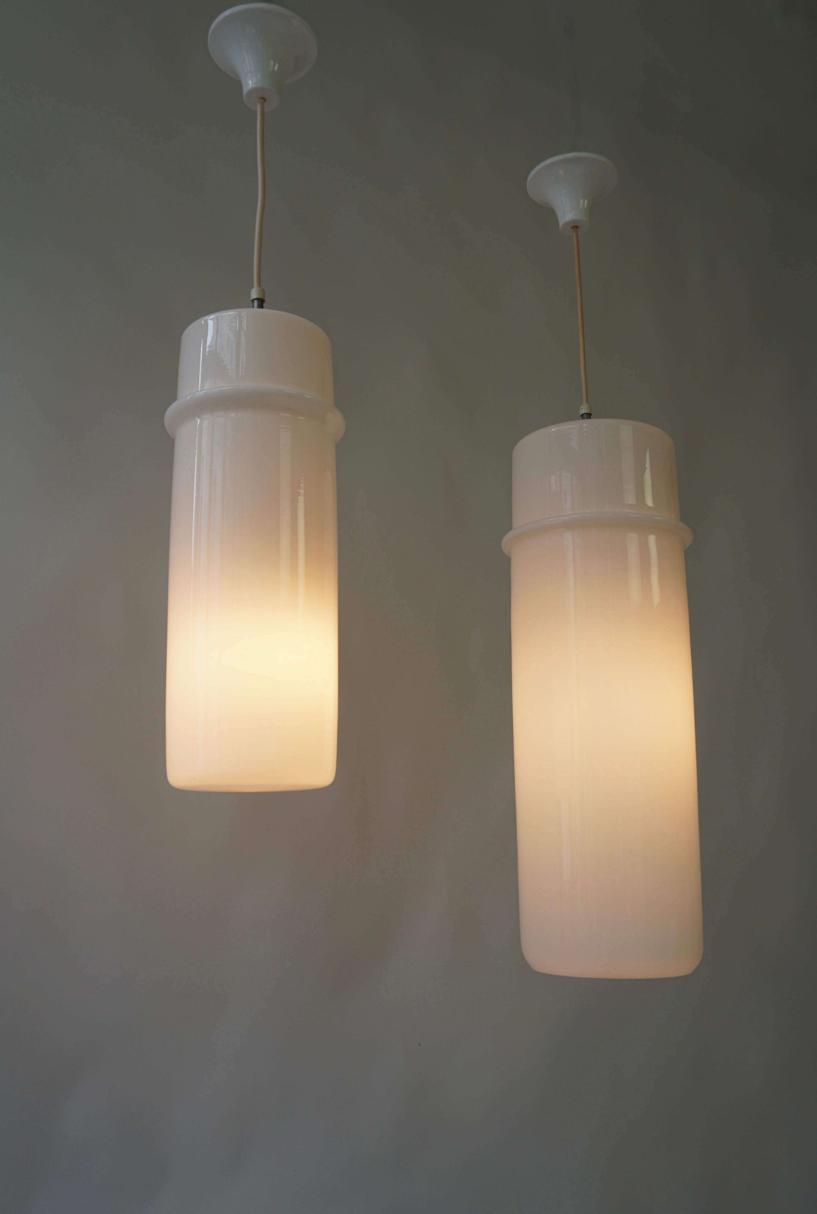Two Stilnovo Pendant Lamps in Murano Glass and Brass, Italy, 1960s. In Good Condition For Sale In Antwerp, BE