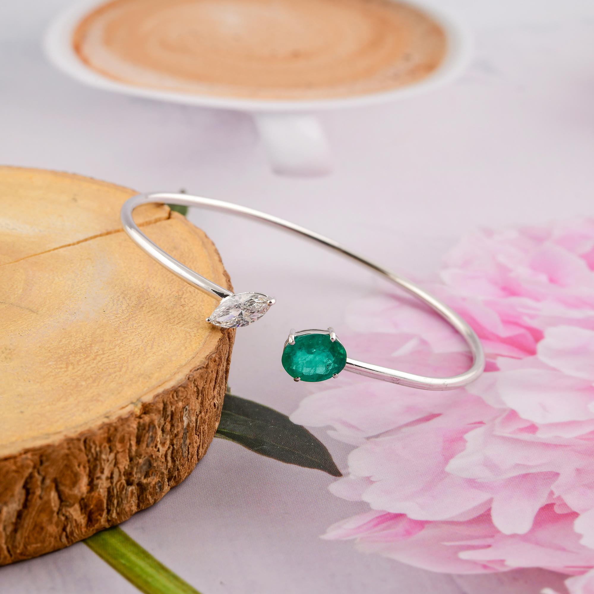 Bracciale impilabile con due pietre e diamanti smeraldo da 1,53 carati in oro bianco 18 carati in vendita 7