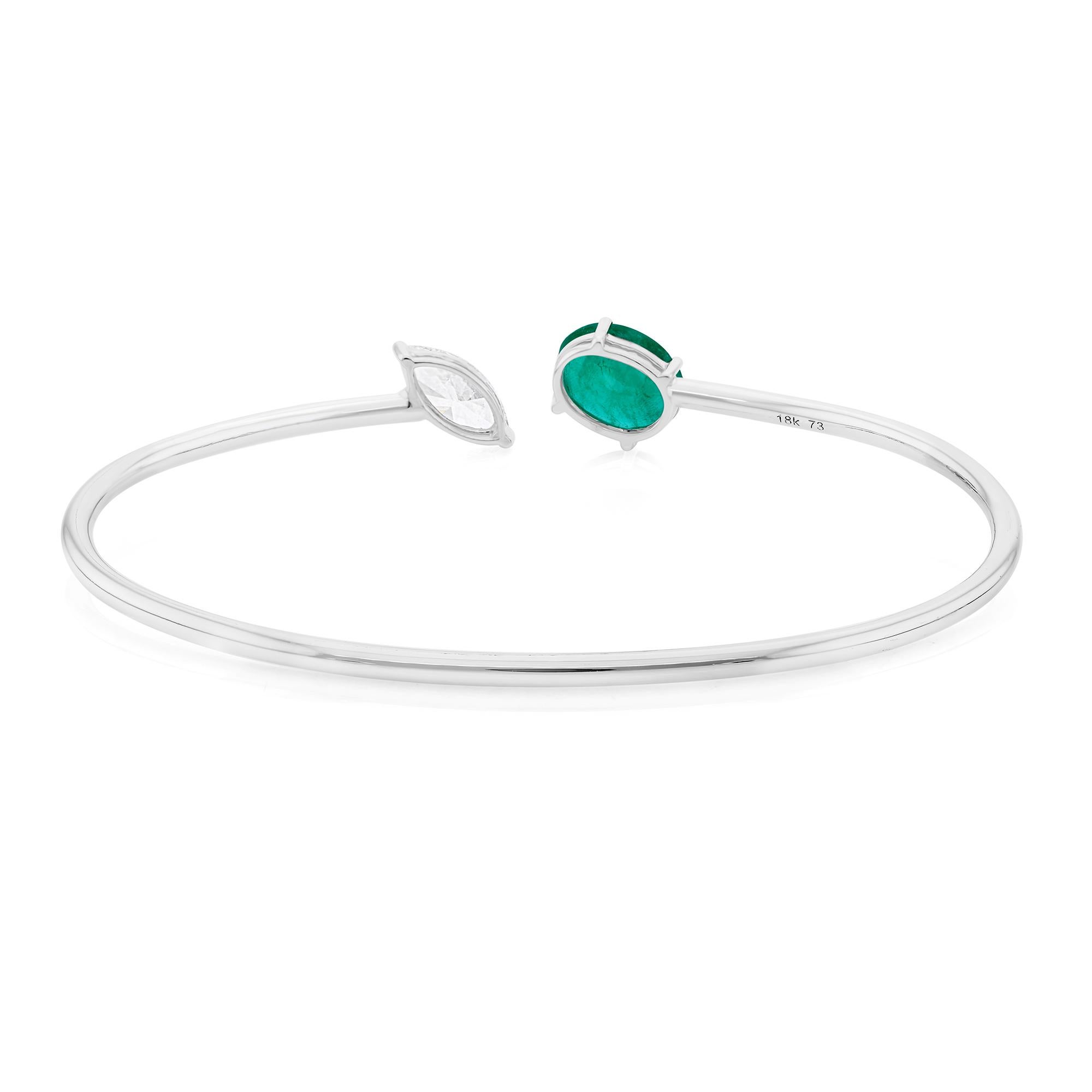 Bracciale impilabile con due pietre e diamanti smeraldo da 1,53 carati in oro bianco 18 carati in vendita 1