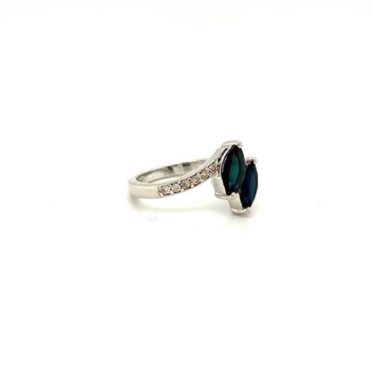 Im Angebot: Sterlingsilberring mit zwei Steinen, blauem Saphir, Geburtsstein und Diamant () 3
