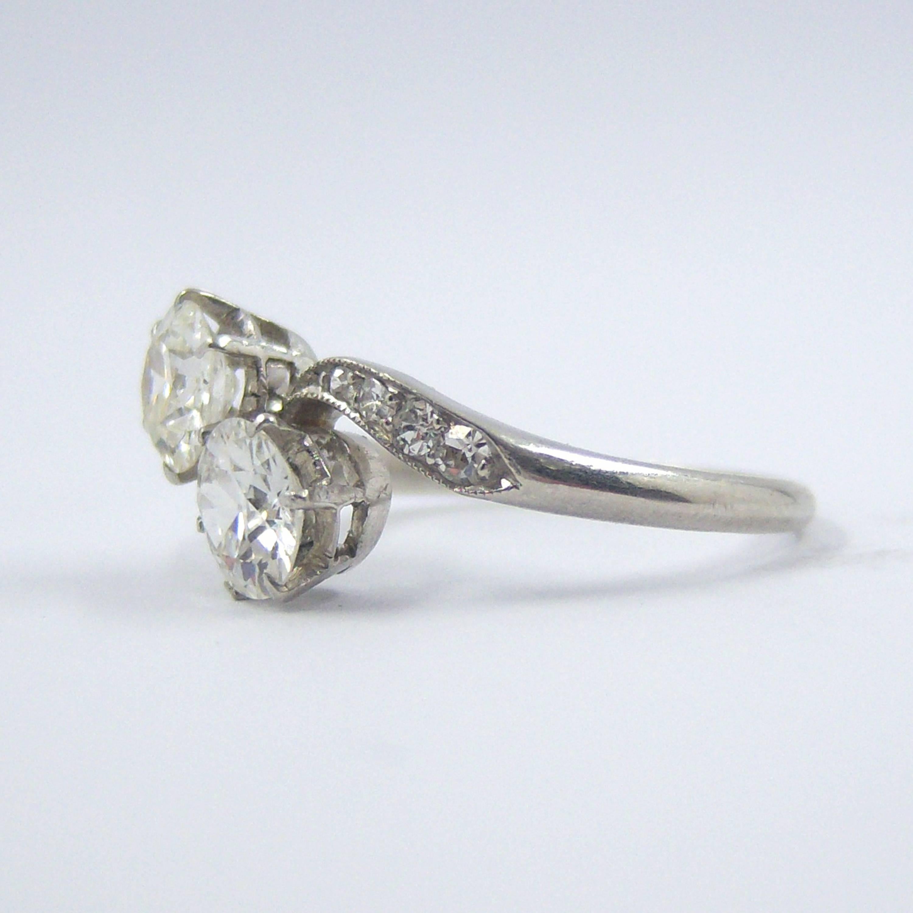 Zwei Stein Diamant Platin Twist Ring 1