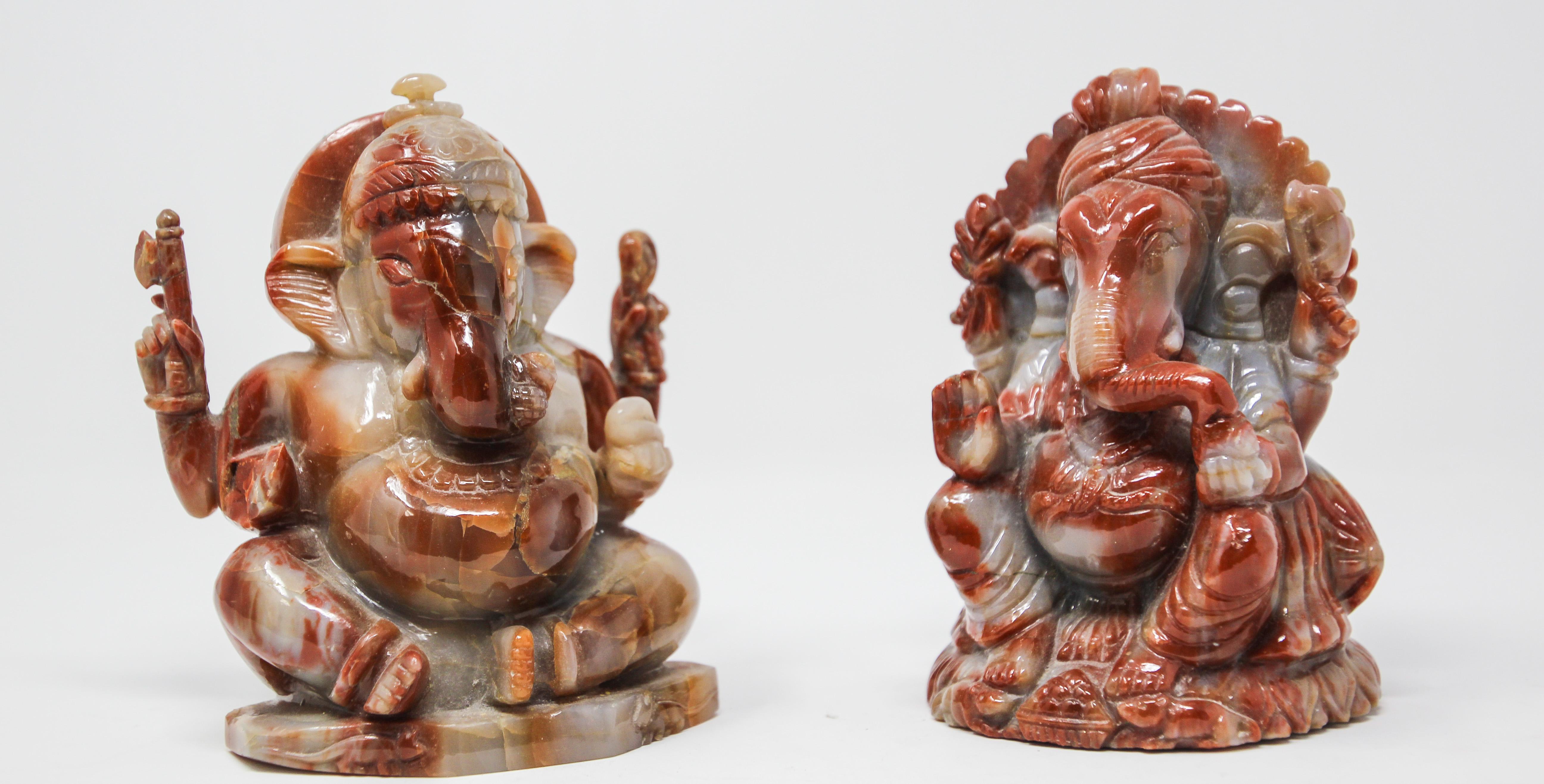 Vintage Stein Hindu Ganesh Sammlerstück Hindu-Gottheit Statue aus Indien.
Ganesh ist ein hinduistisches Steinamulett zum Schutz und wird weithin als der Beseitiger von Hindernissen verehrt.
Ganesh: 5