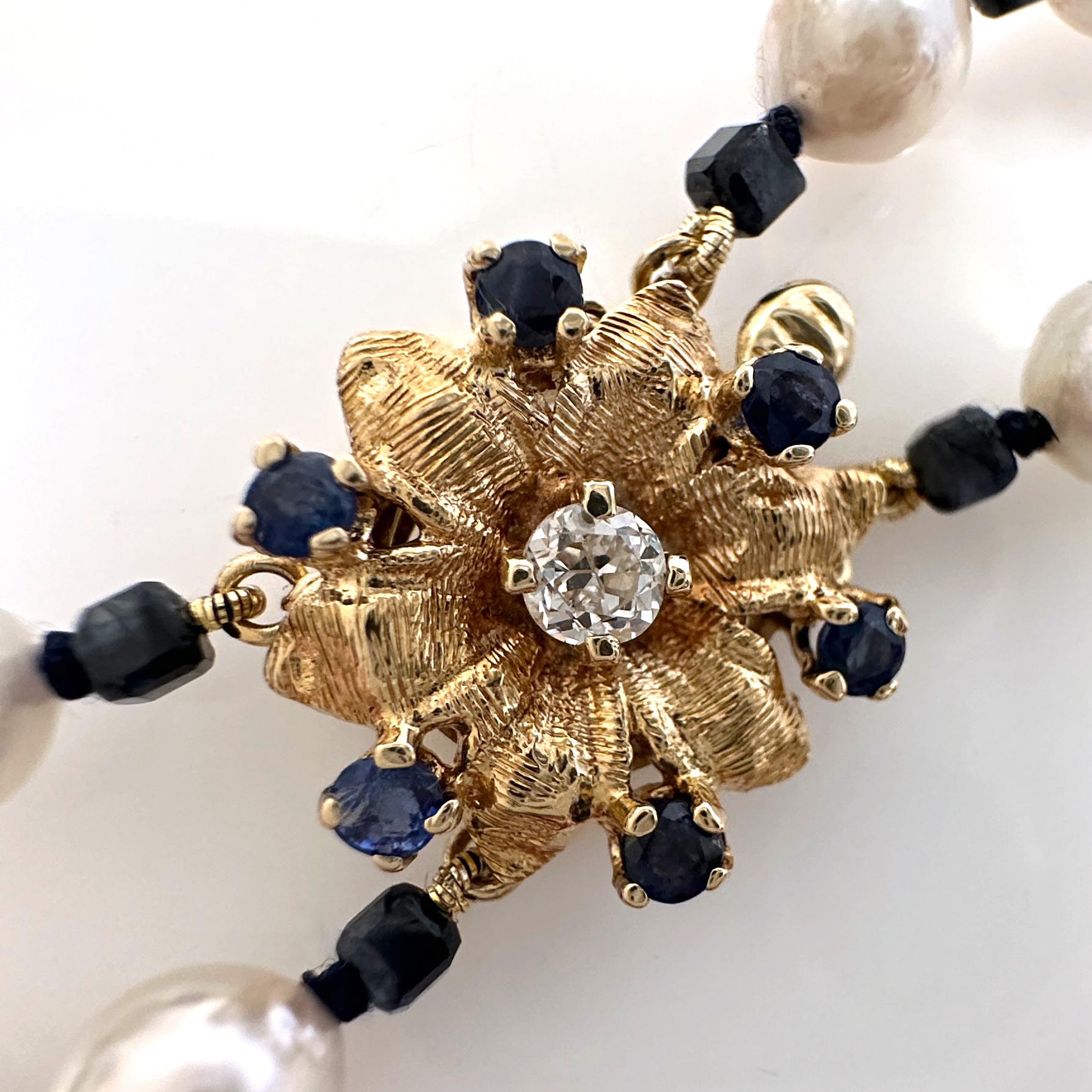 Zweireihige Akoya-Perlen-Halskette mit Saphirabstandshaltern und 14K Diamantverschluss im Angebot 4
