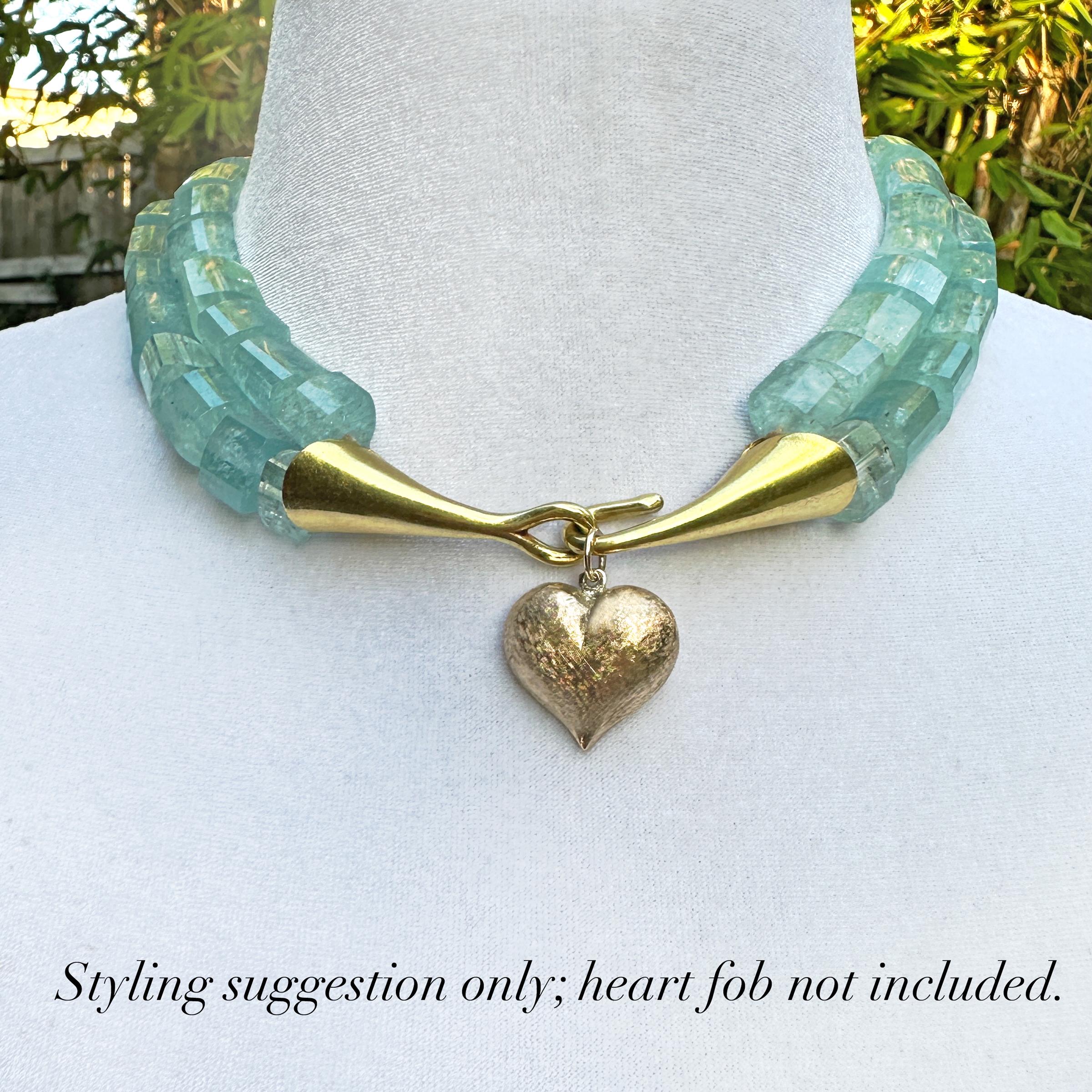 Donna Girocollo a due fili di perle di acquamarina - oltre 900 carati - con chiusura in oro 18 carati in vendita