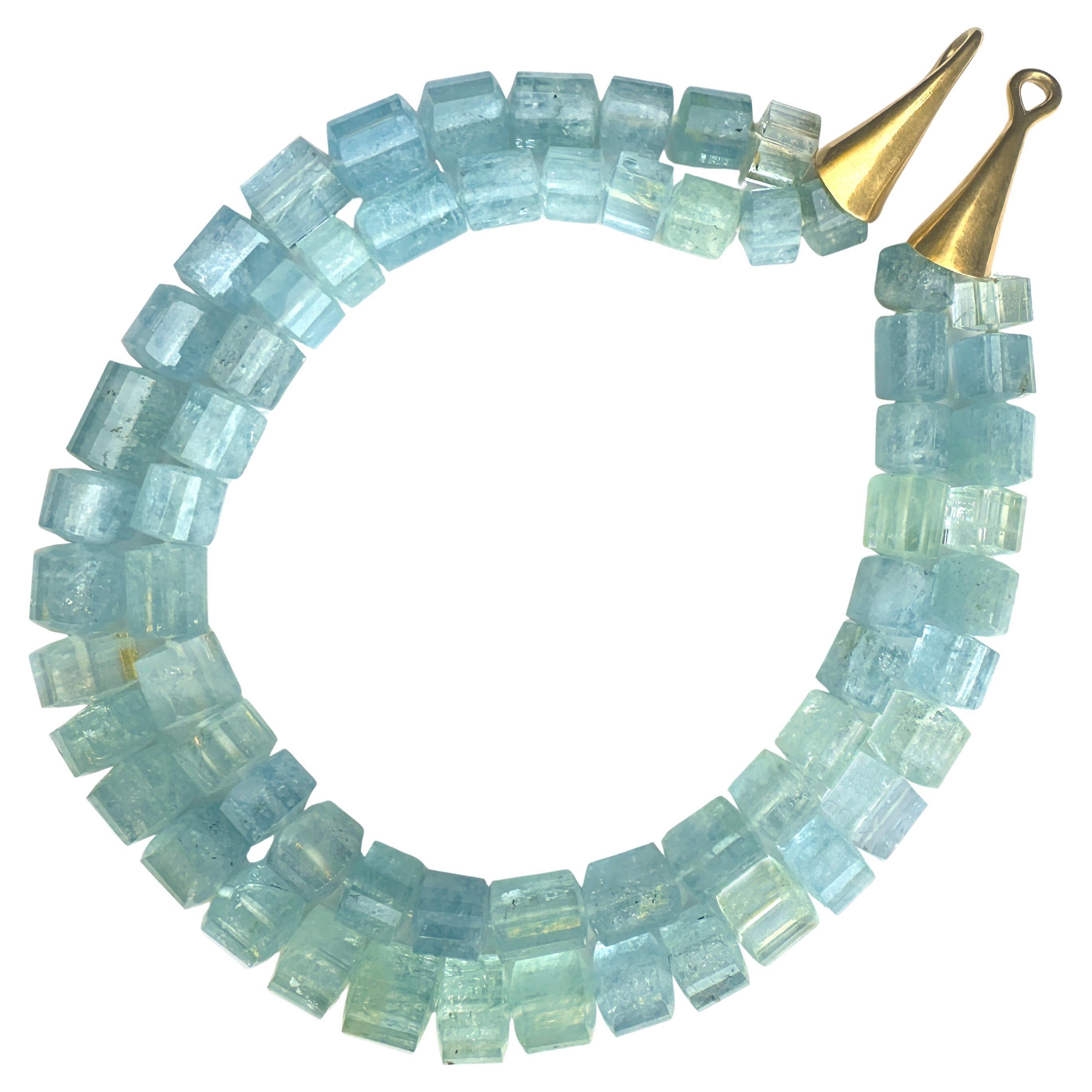 Girocollo a due fili di perle di acquamarina - oltre 900 carati - con chiusura in oro 18 carati