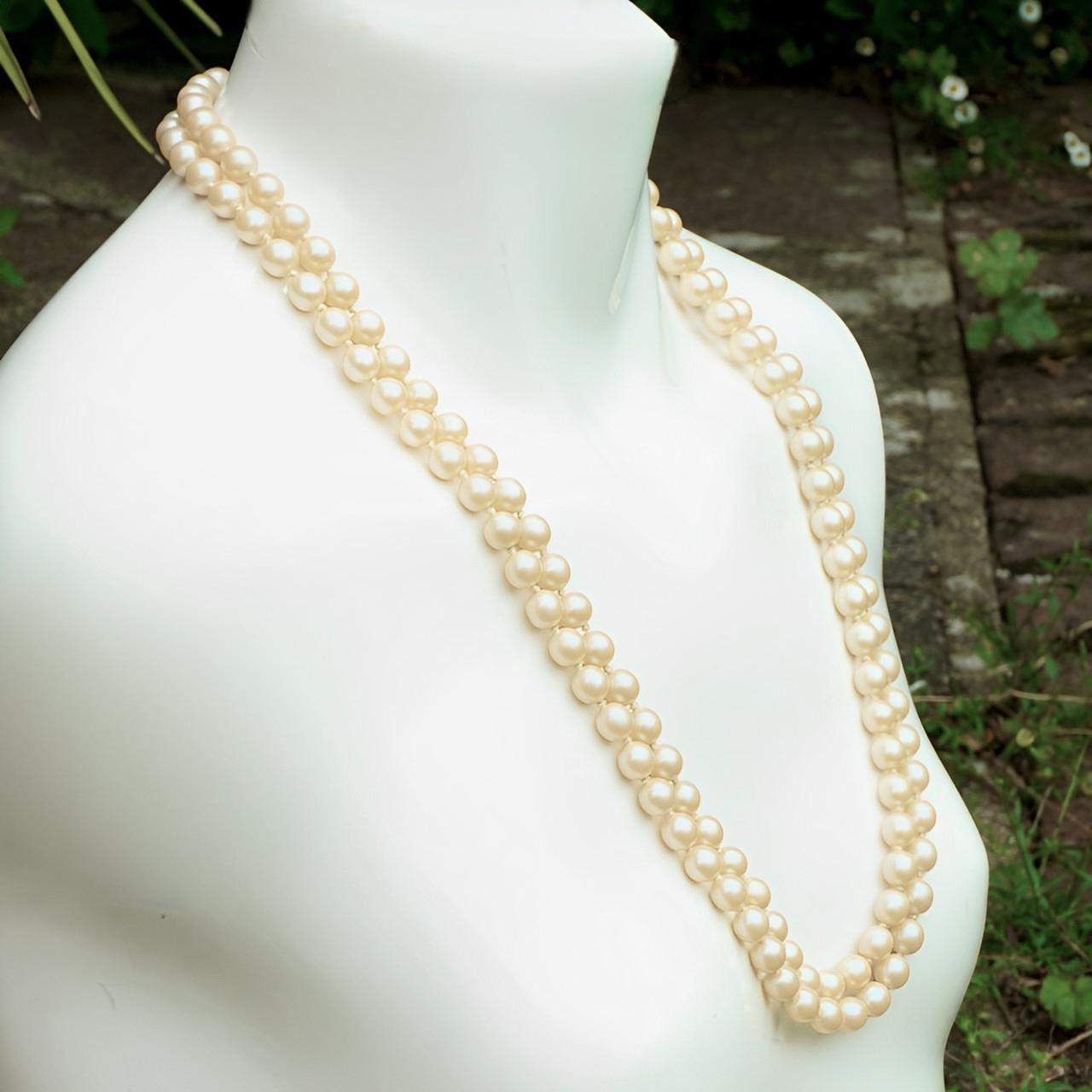 Two Strand Cream Glass Pearl Necklace with a Faux Pearl and Faux Turquoise Clasp In Good Condition For Sale In London, GB