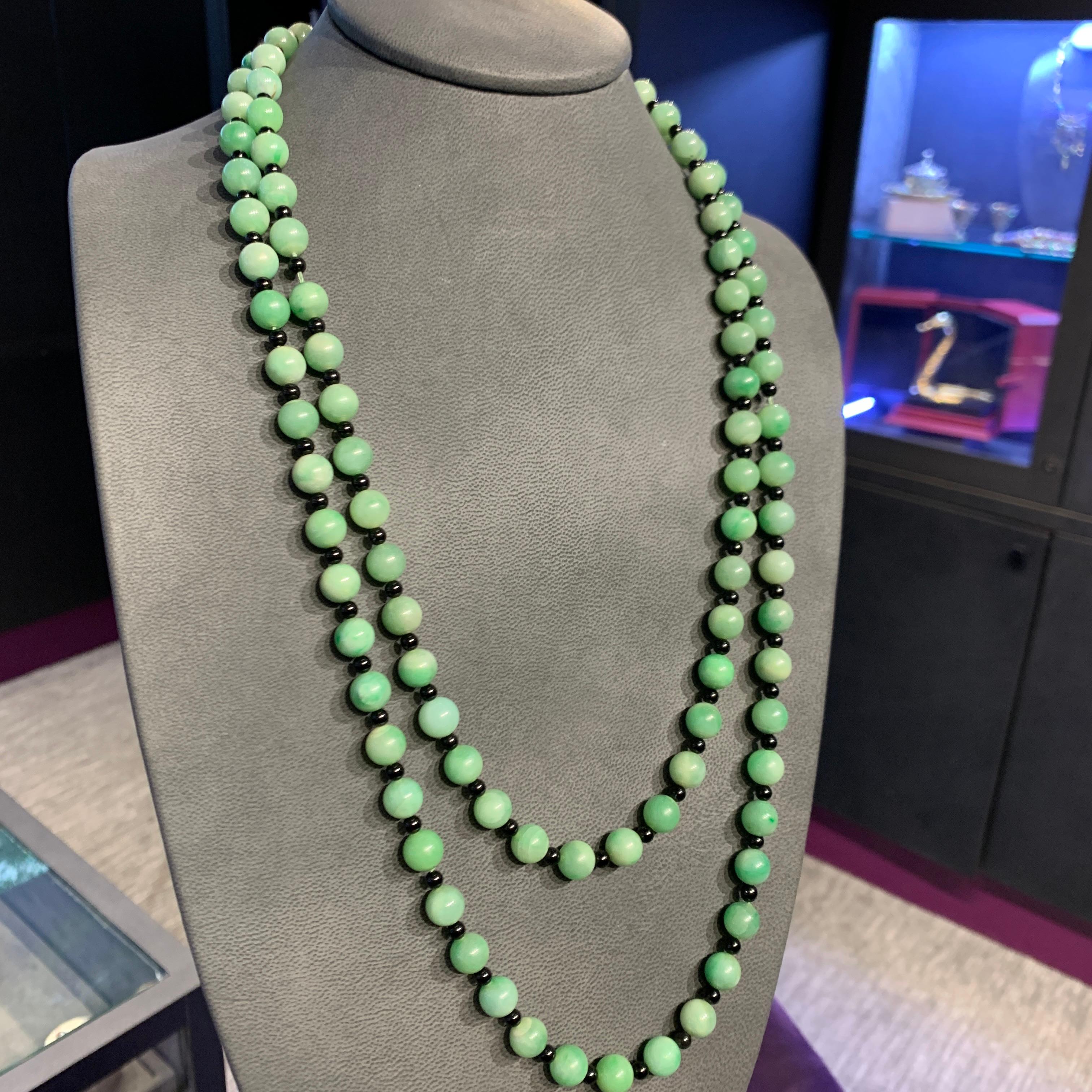 Two Strand Jade & Onyx Bead Necklace  For Sale 10