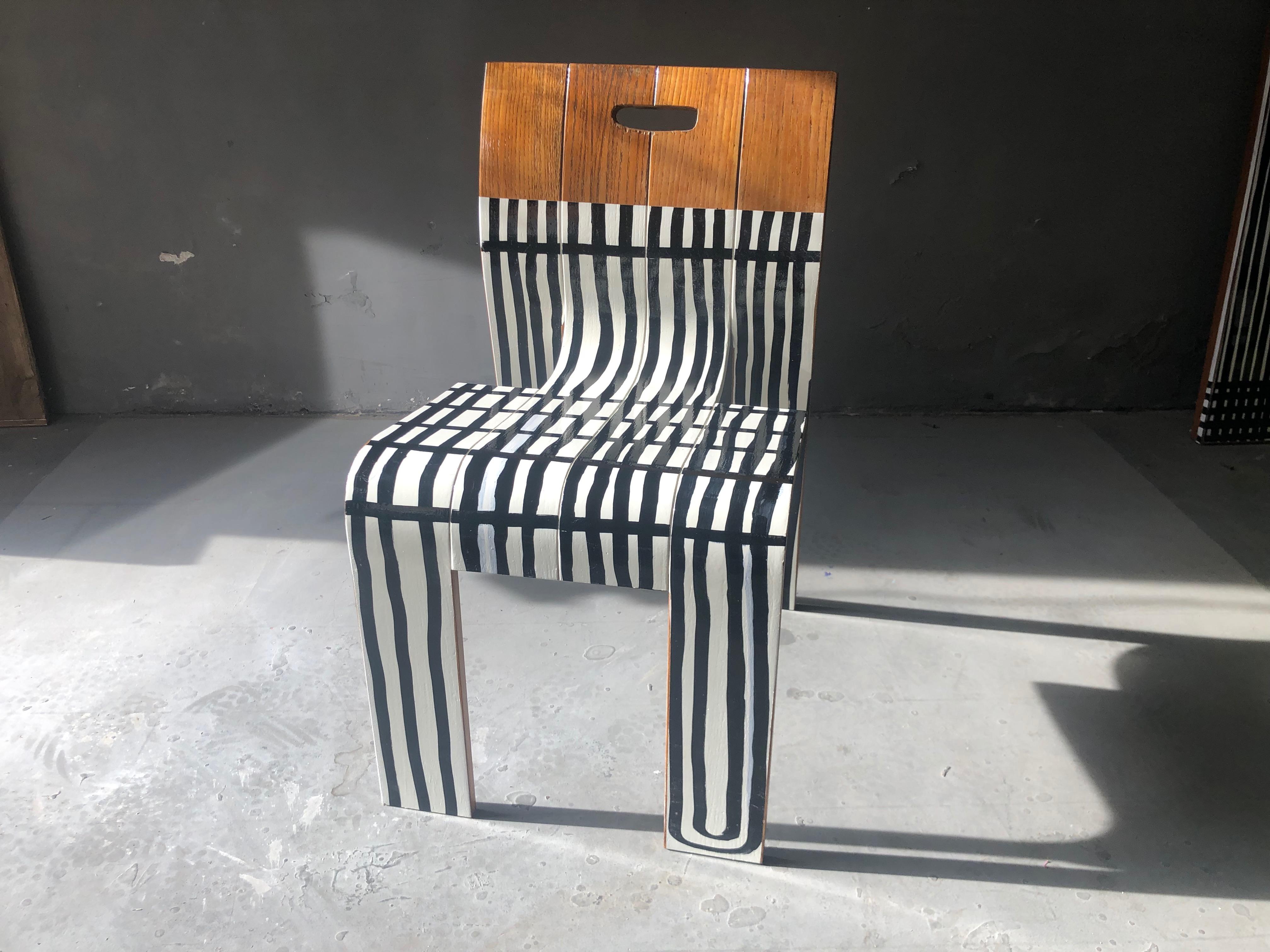Zwei gestreifte Stühle, zeitgenössisch, von Markus Friedrich Staab im Angebot 3