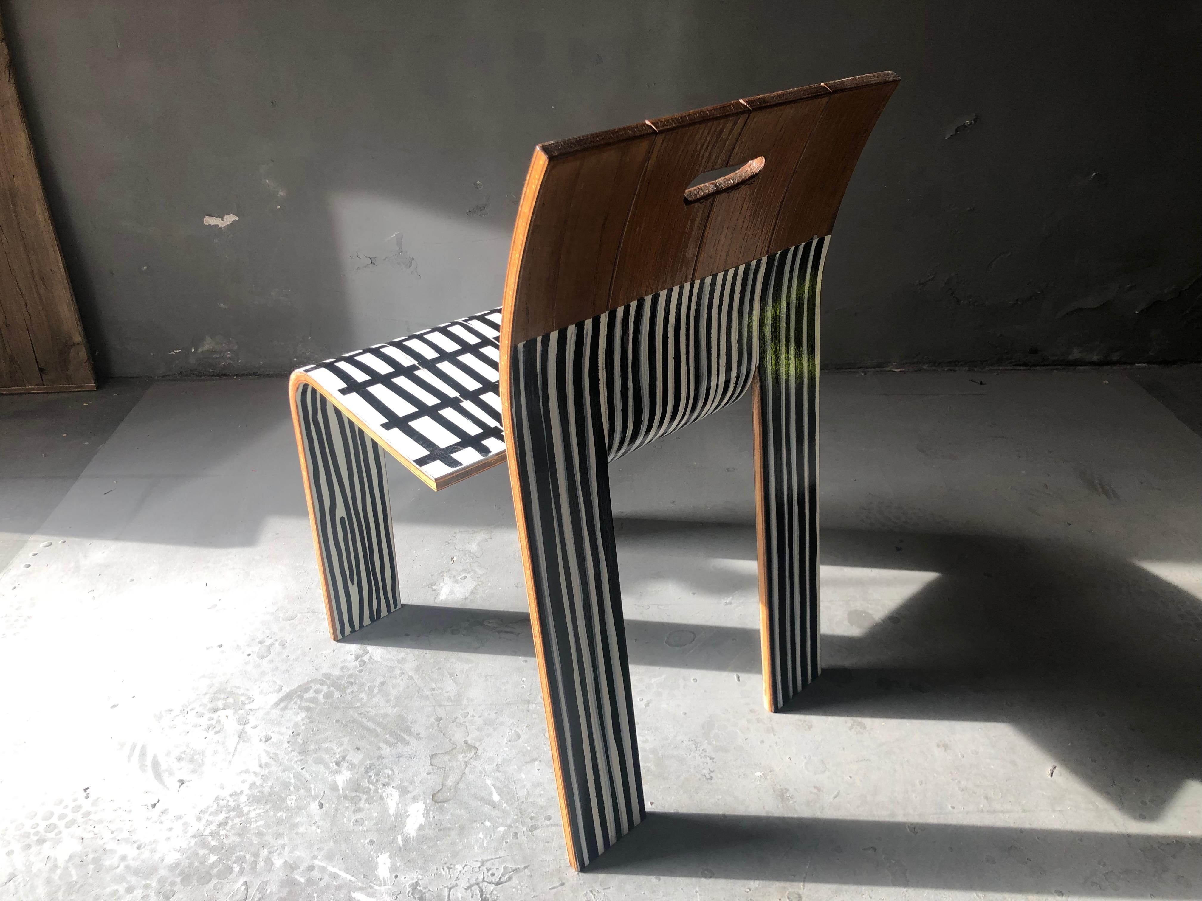 Zwei gestreifte Stühle, zeitgenössisch, von Markus Friedrich Staab im Angebot 4