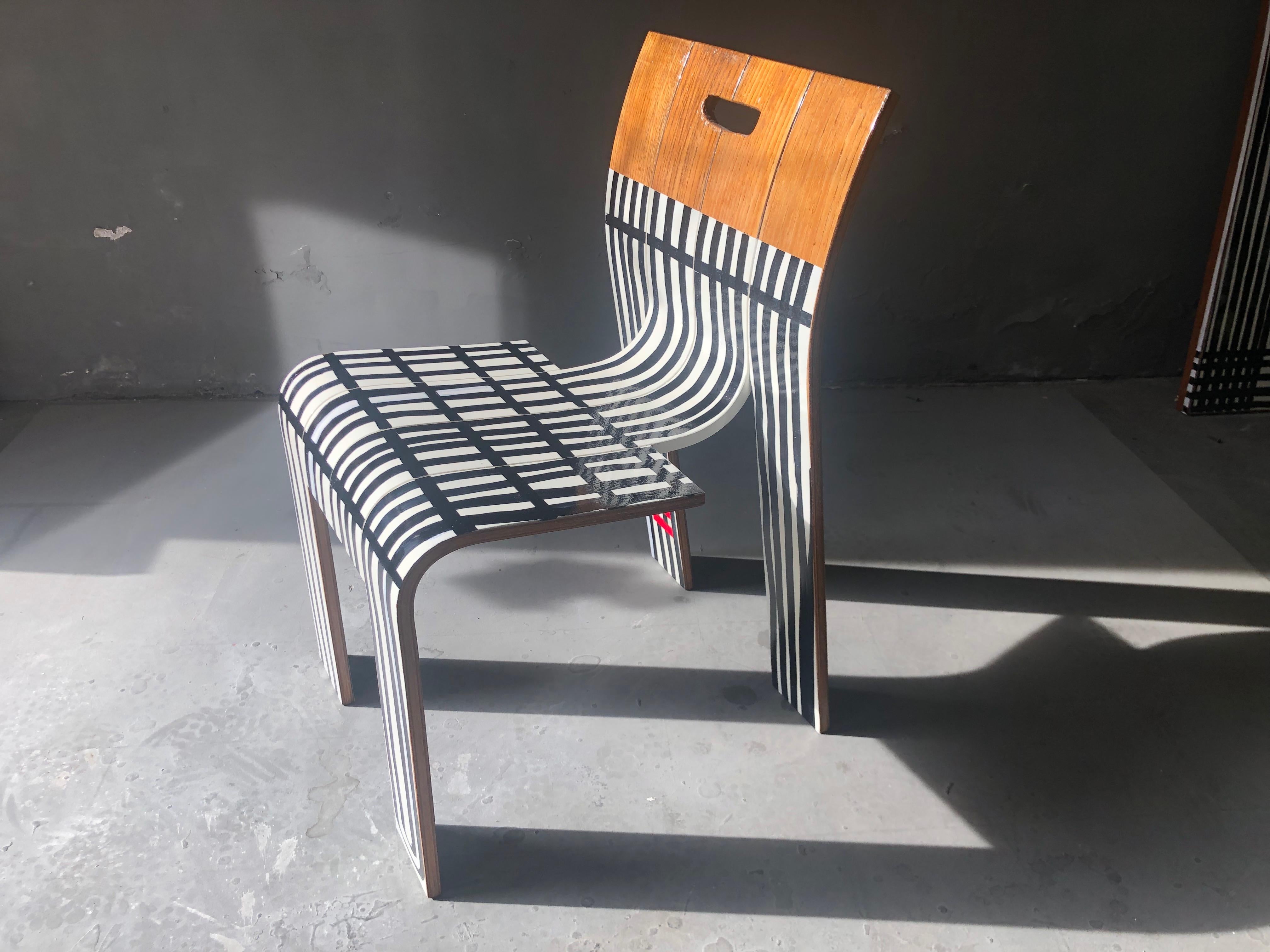 Zwei gestreifte Stühle, zeitgenössisch, von Markus Friedrich Staab im Angebot 6