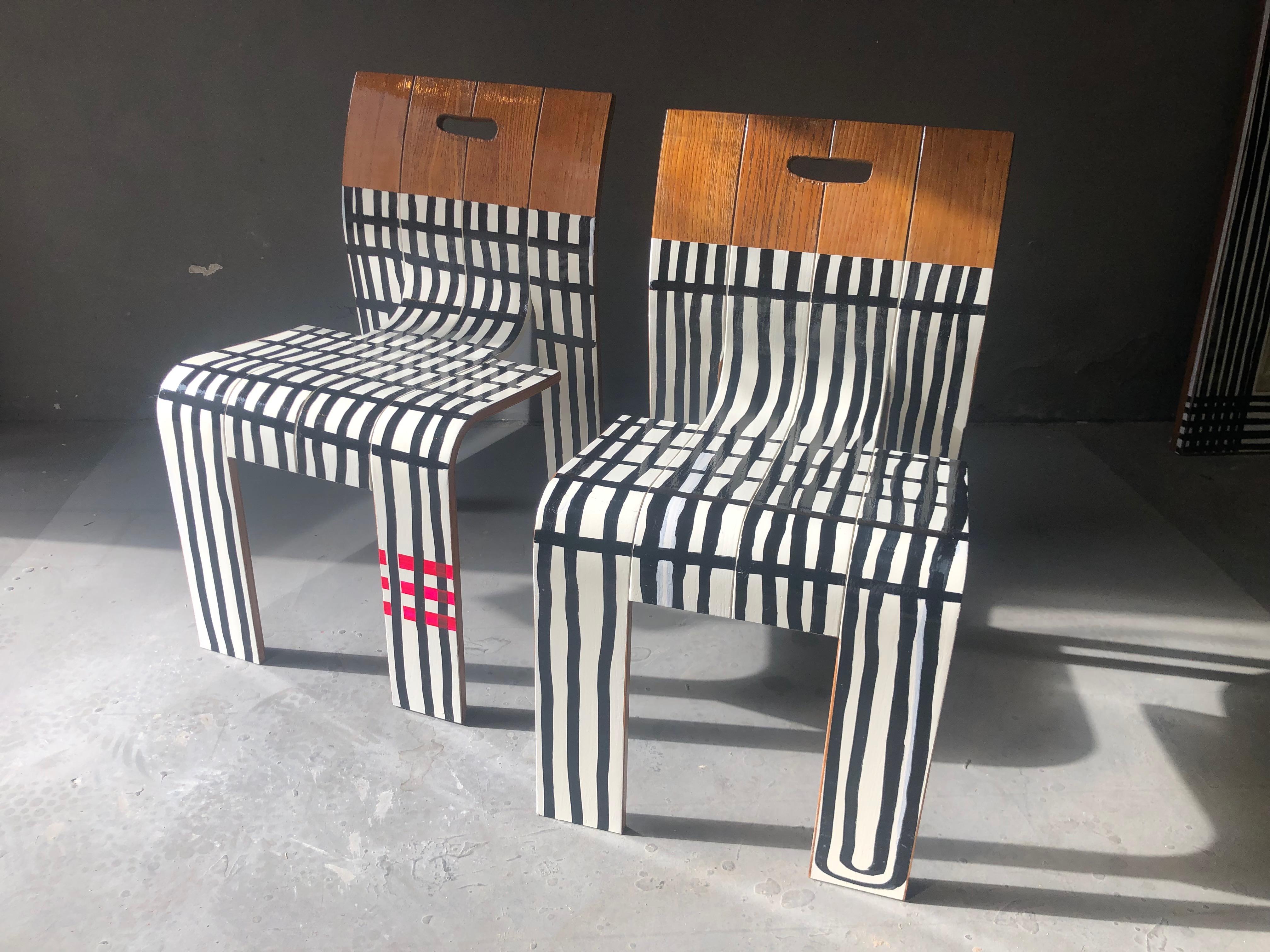Zwei gestreifte Stühle, zeitgenössisch, von Markus Friedrich Staab im Angebot 7