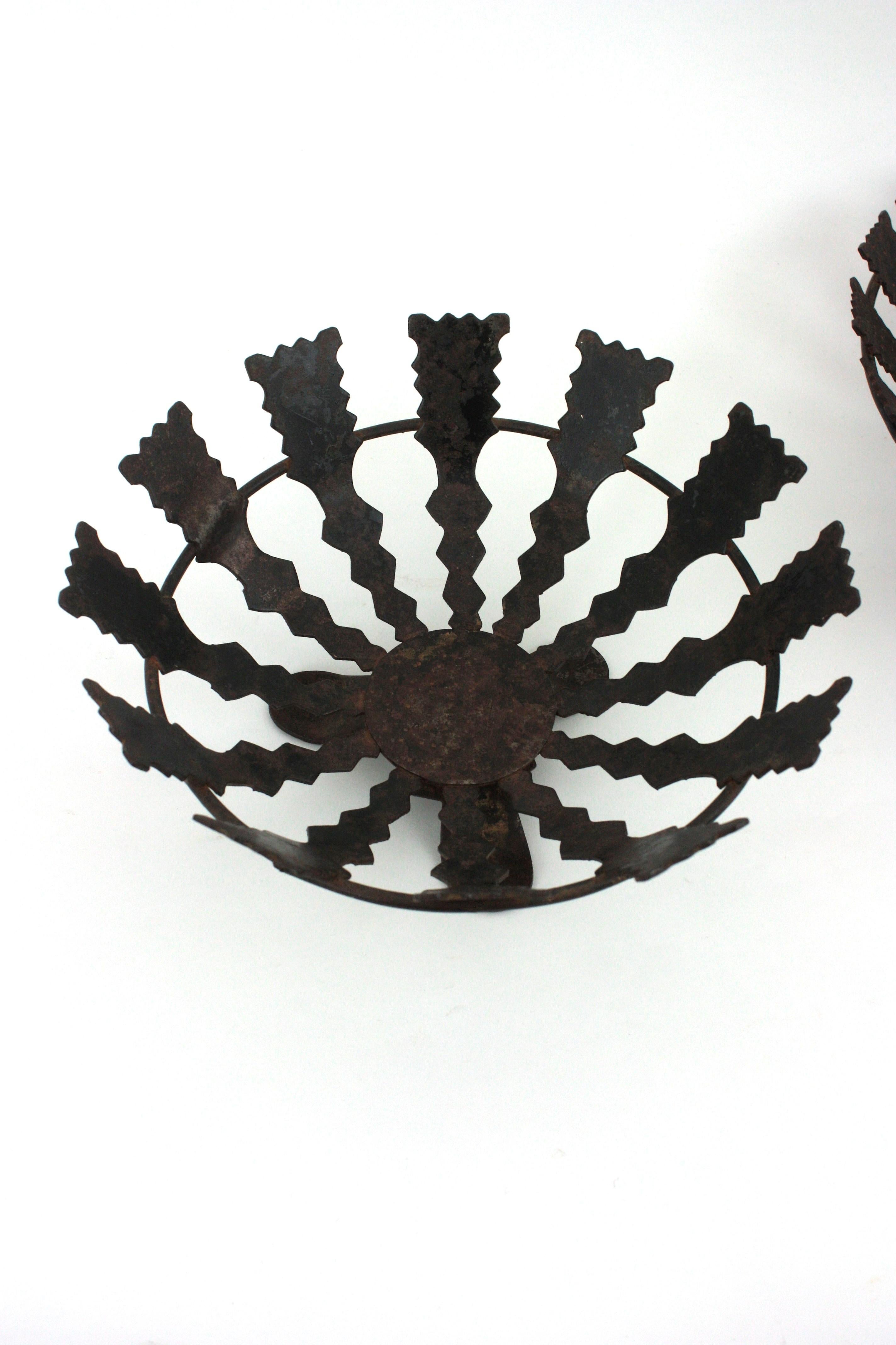 Two Sunburst Centerpieces / Fruit Bowls, Wrought Iron, 1950s For Sale 4