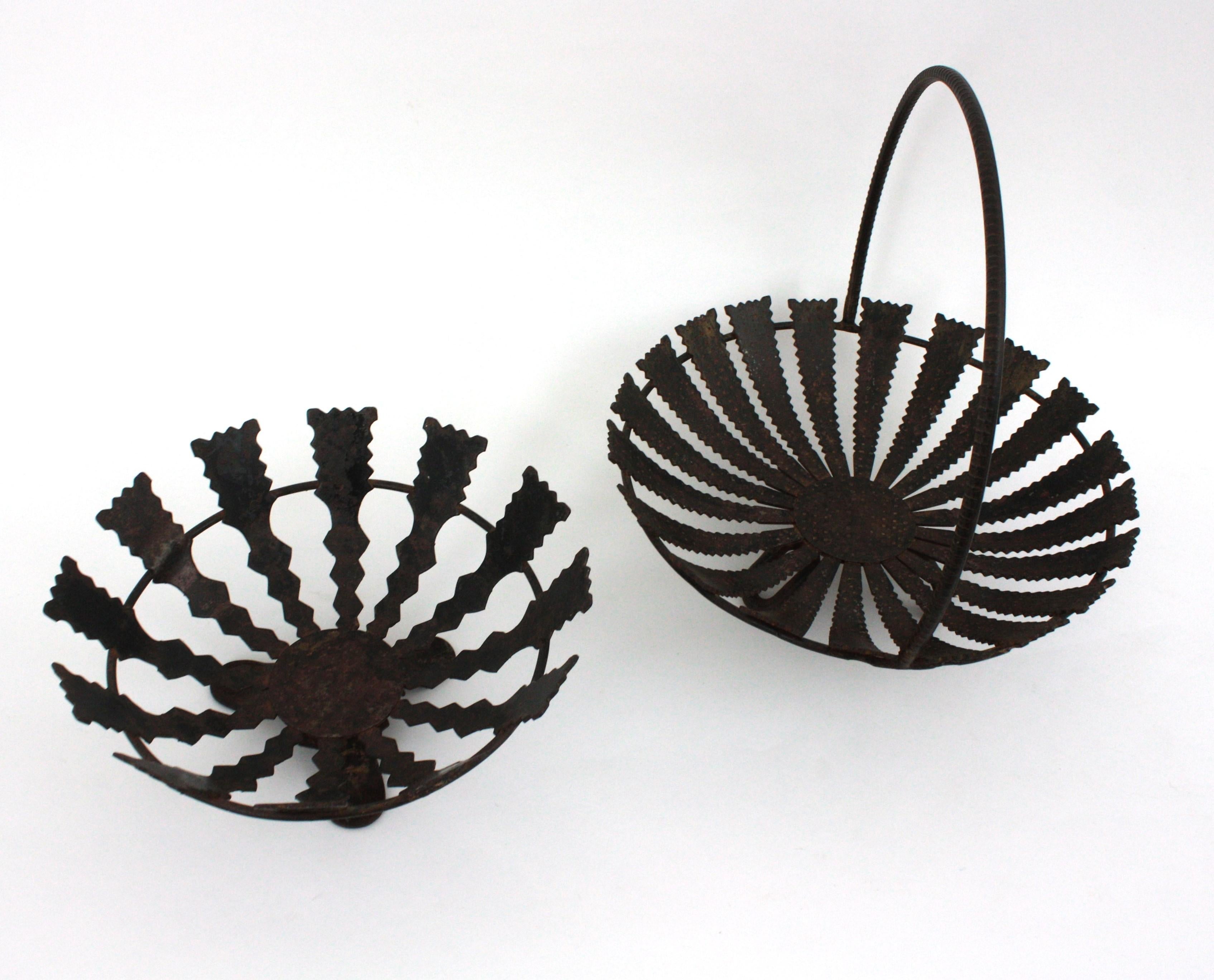 Two Sunburst Centerpieces / Fruit Bowls, Wrought Iron, 1950s For Sale 8