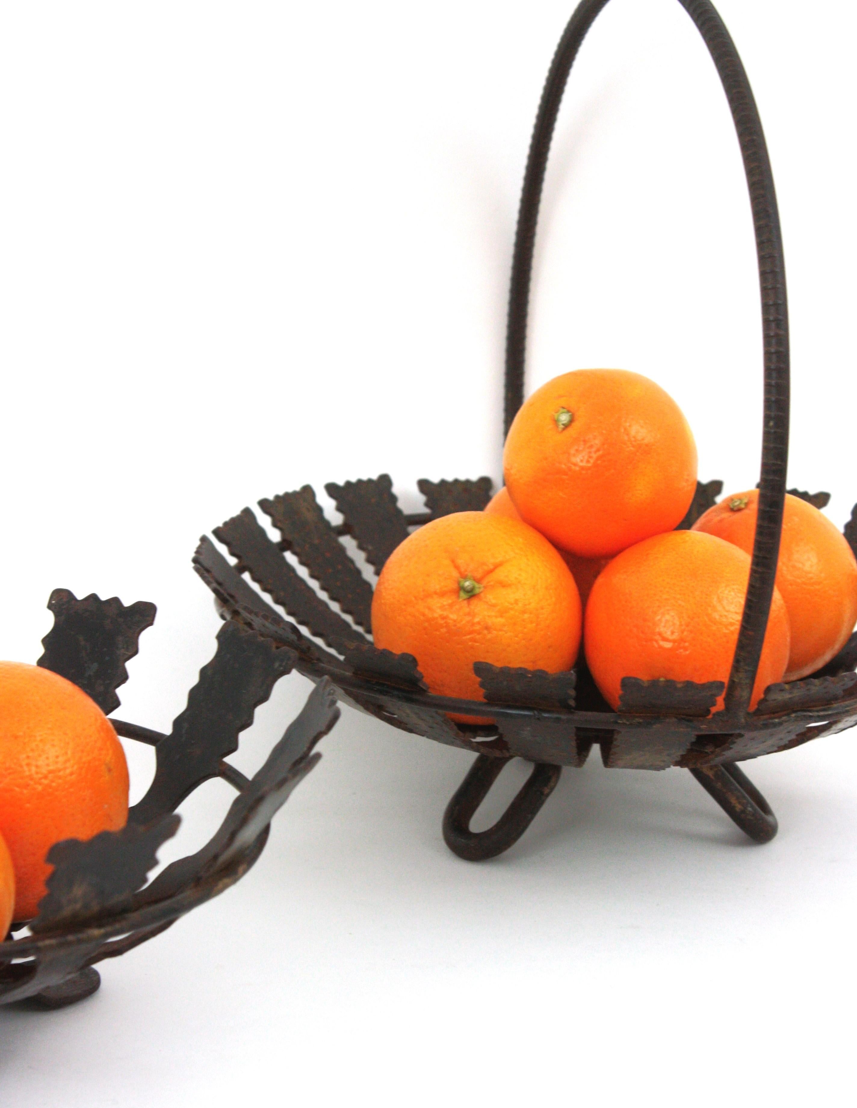Two Sunburst Centerpieces / Fruit Bowls, Wrought Iron, 1950s In Excellent Condition For Sale In Barcelona, ES