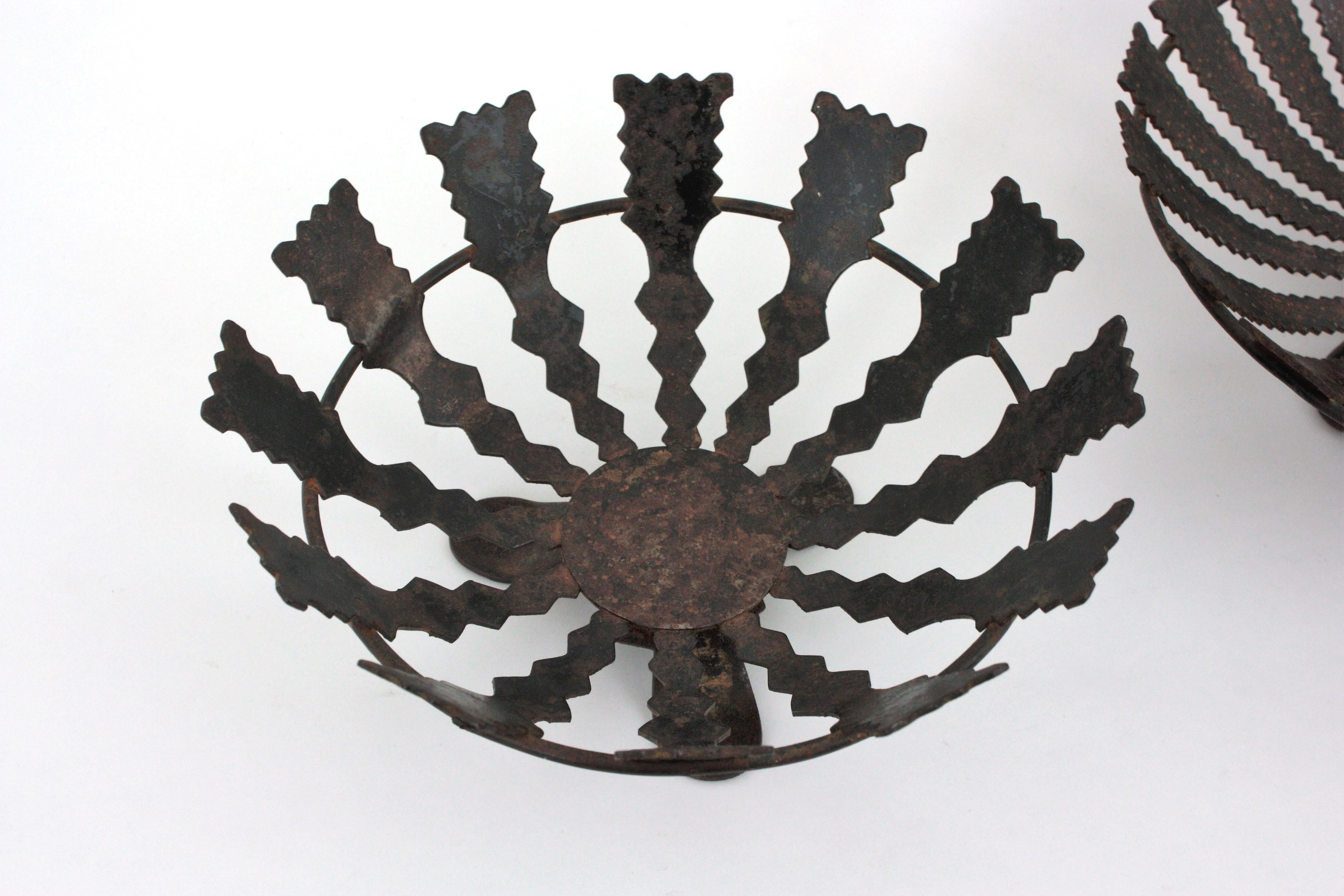 Two Sunburst Centerpieces / Fruit Bowls, Wrought Iron, 1950s For Sale 2