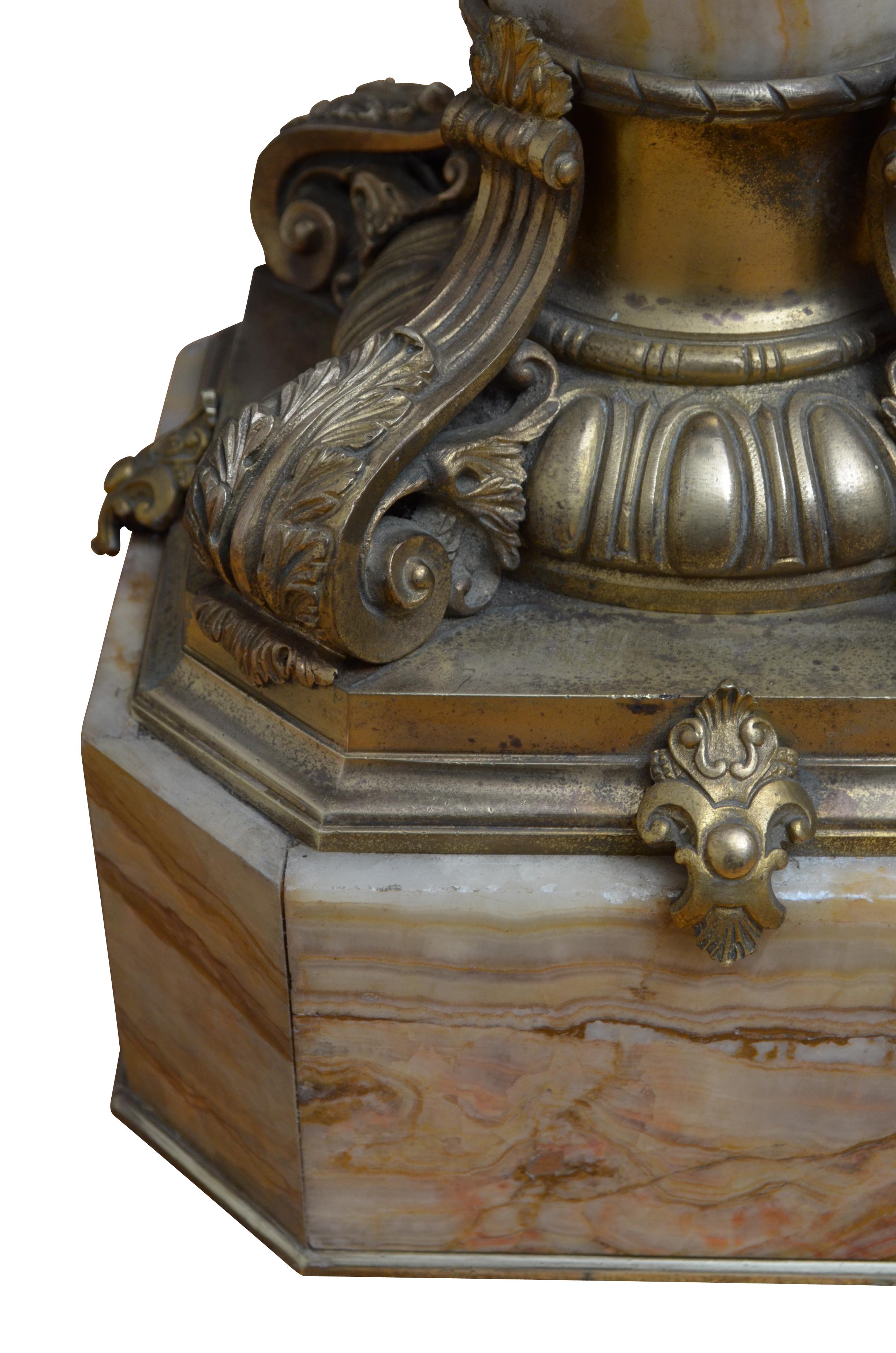 Two Superb Antique Marble Columns - Onyx Pedestals For Sale 5