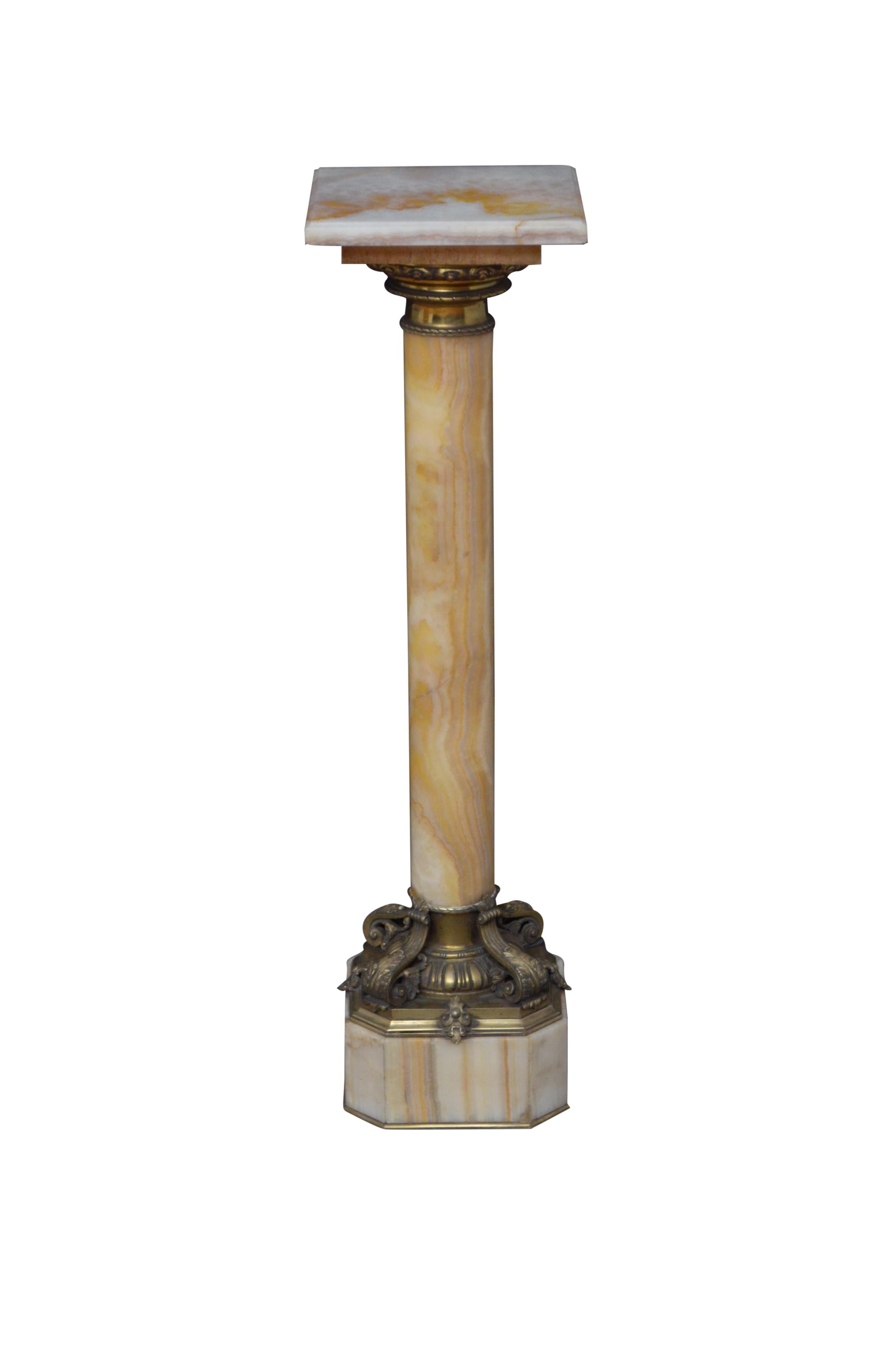 Two Superb Antique Marble Columns - Onyx Pedestals For Sale 7