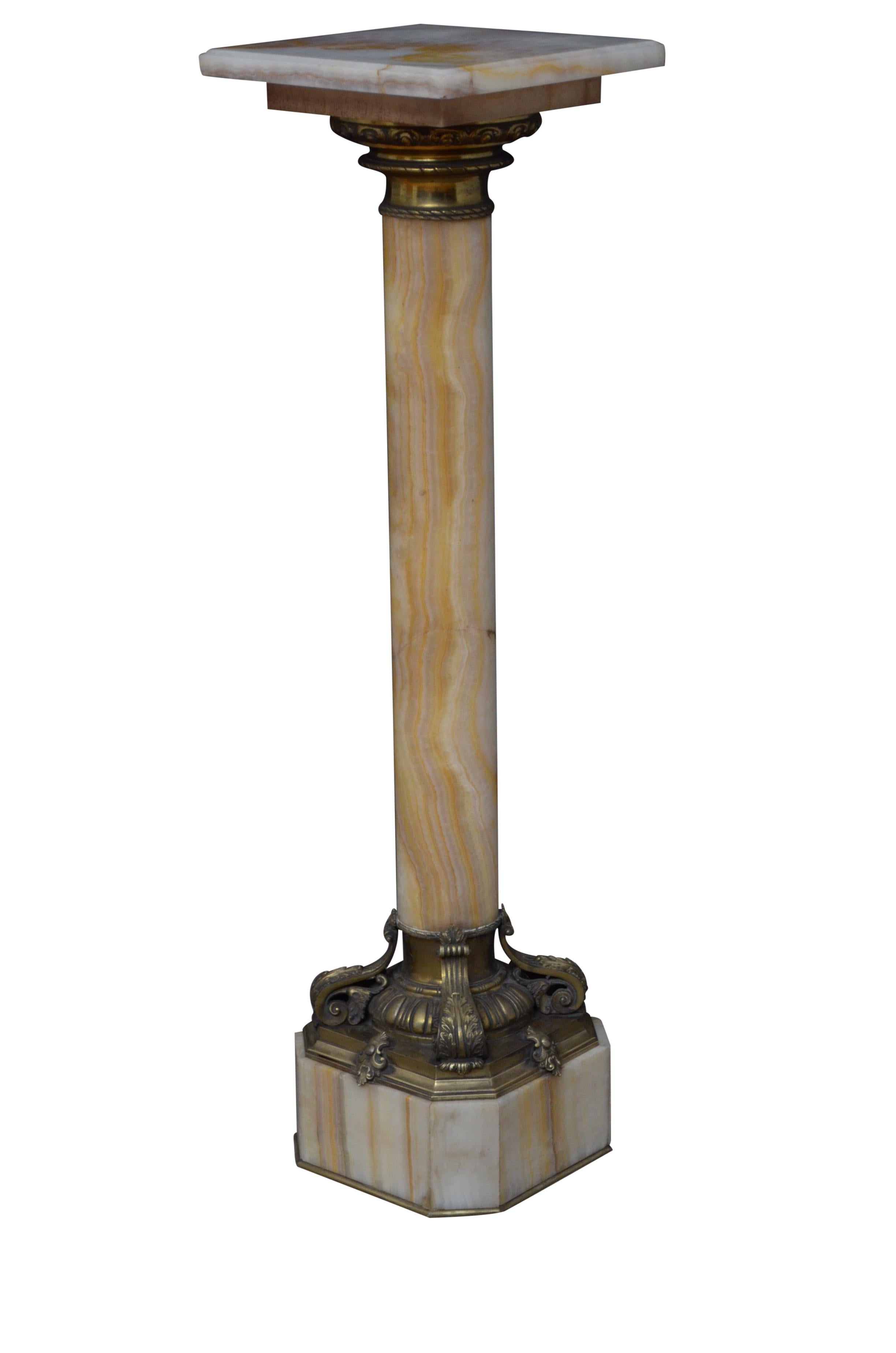 Two Superb Antique Marble Columns - Onyx Pedestals For Sale 8