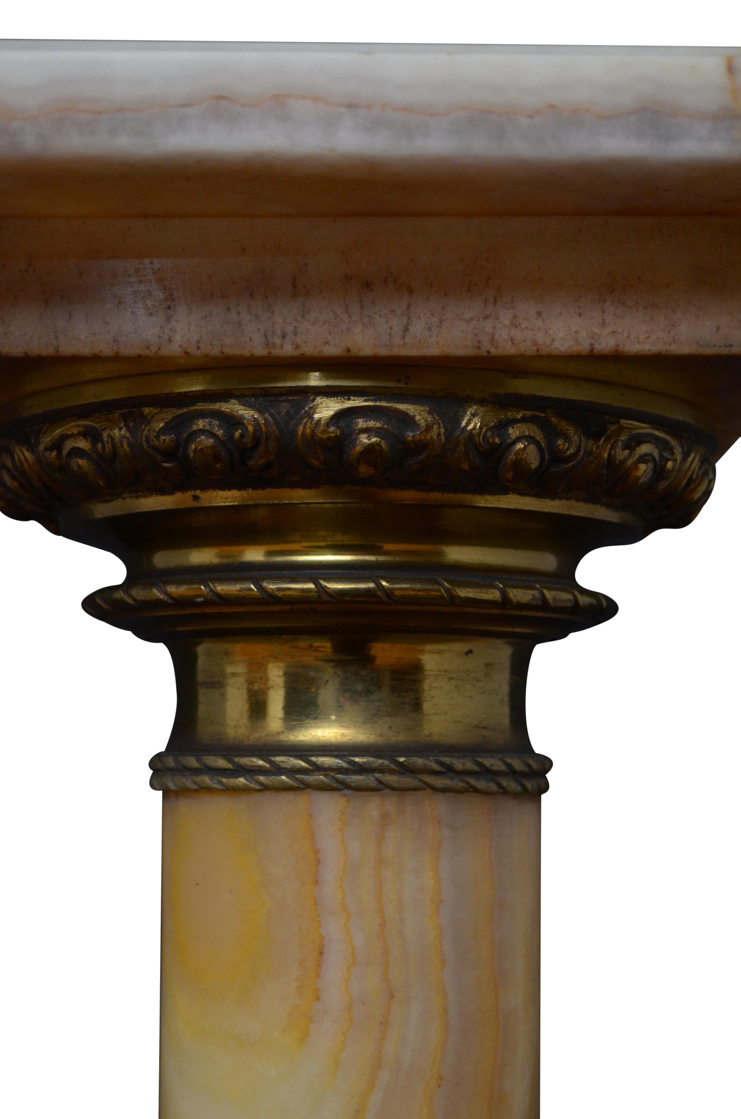 Two Superb Antique Marble Columns - Onyx Pedestals For Sale 11