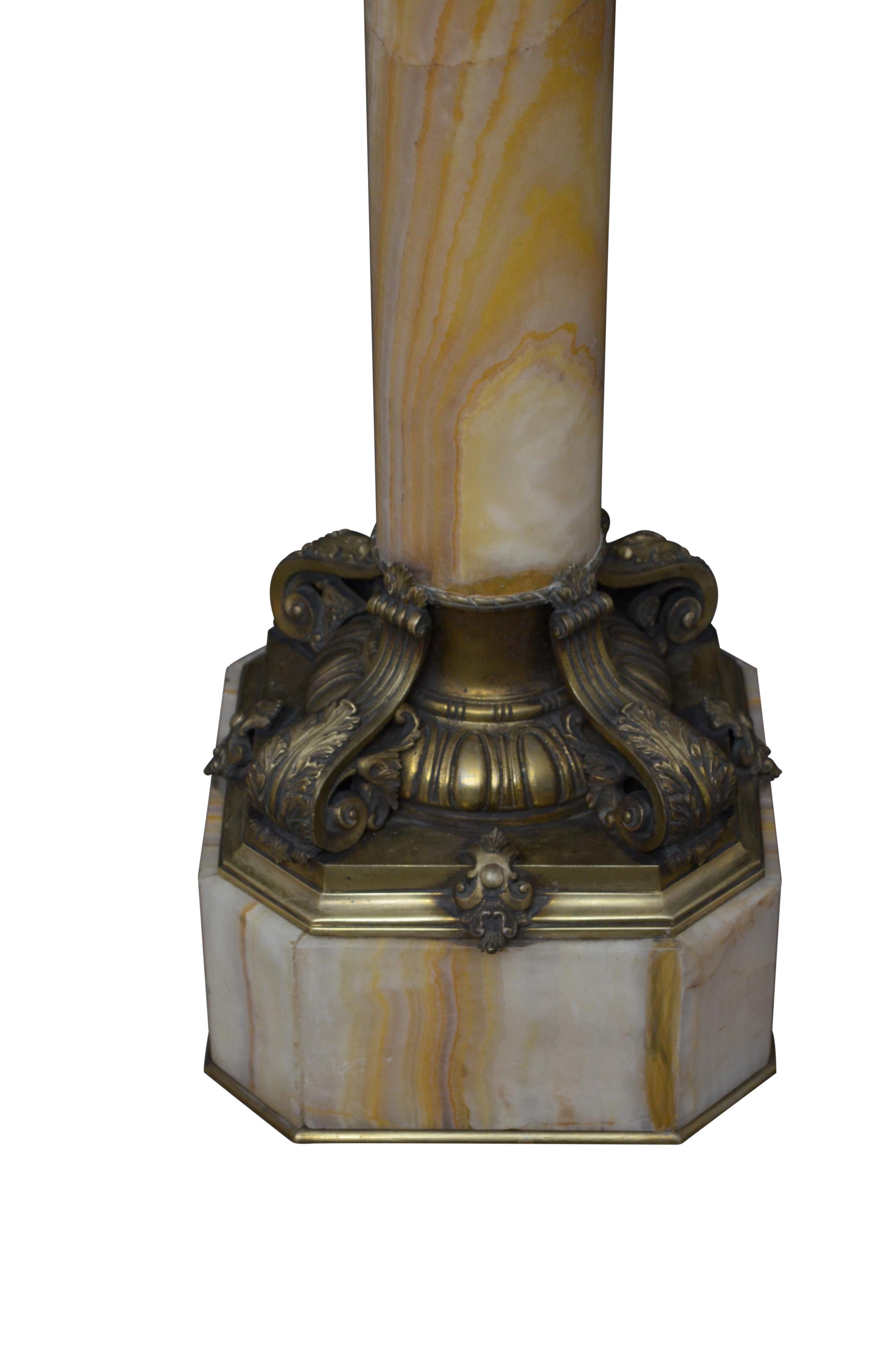 Two Superb Antique Marble Columns - Onyx Pedestals For Sale 12