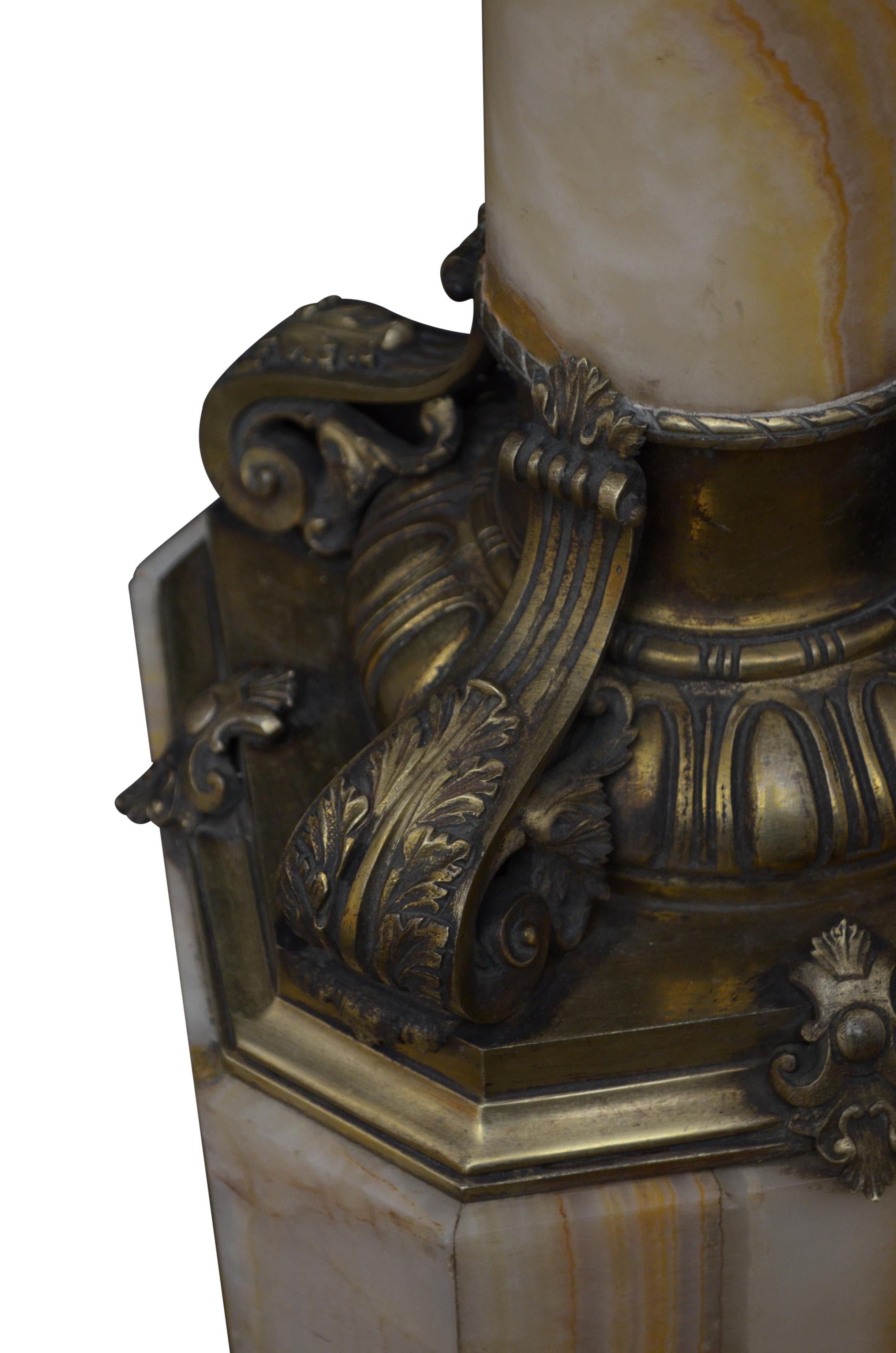 Two Superb Antique Marble Columns - Onyx Pedestals For Sale 14