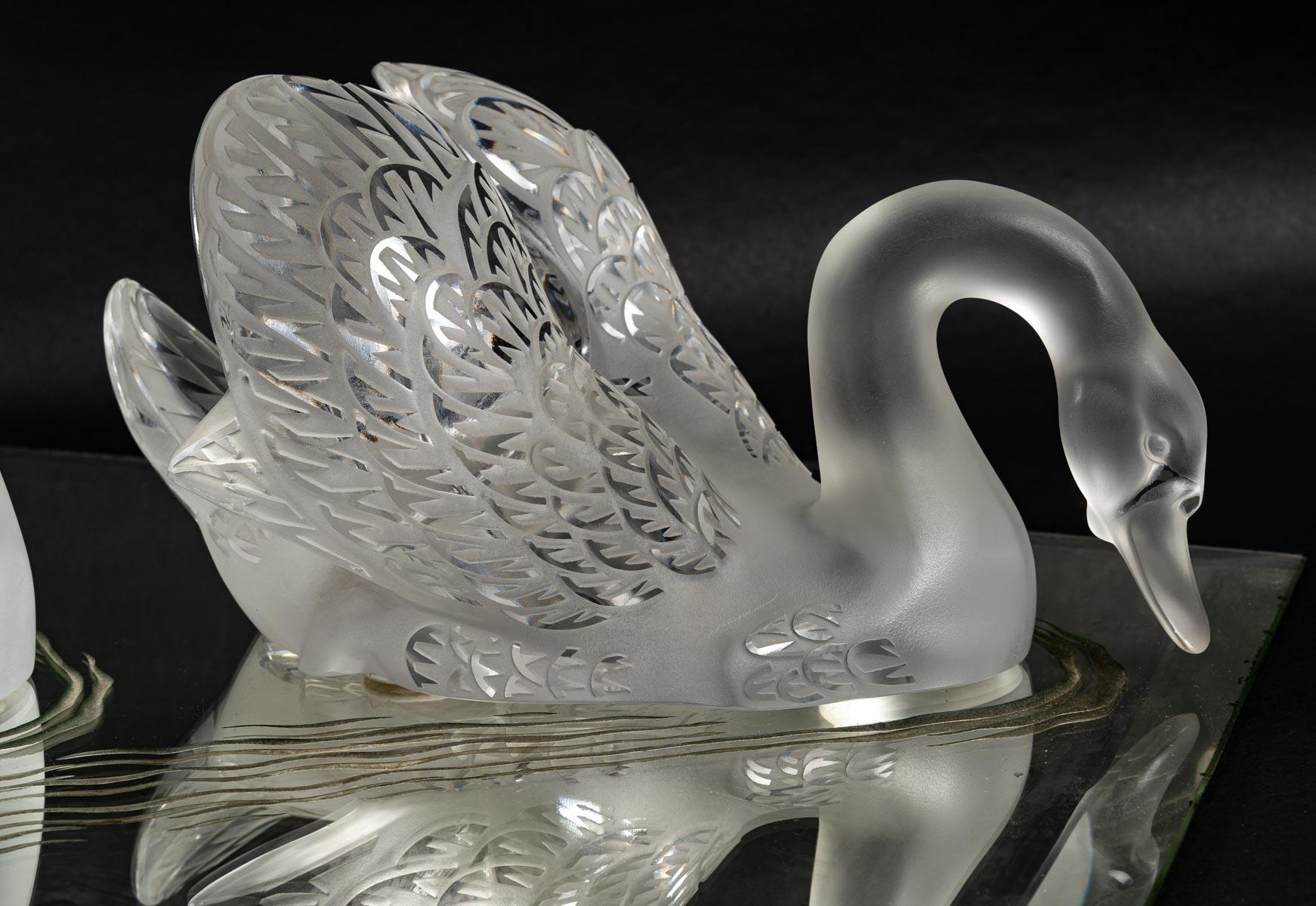 Crystal Two Swans be Lalique France