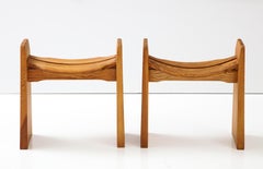 Deux tabourets en pin suédois de Gilbert Marklund, vers les années 1970
