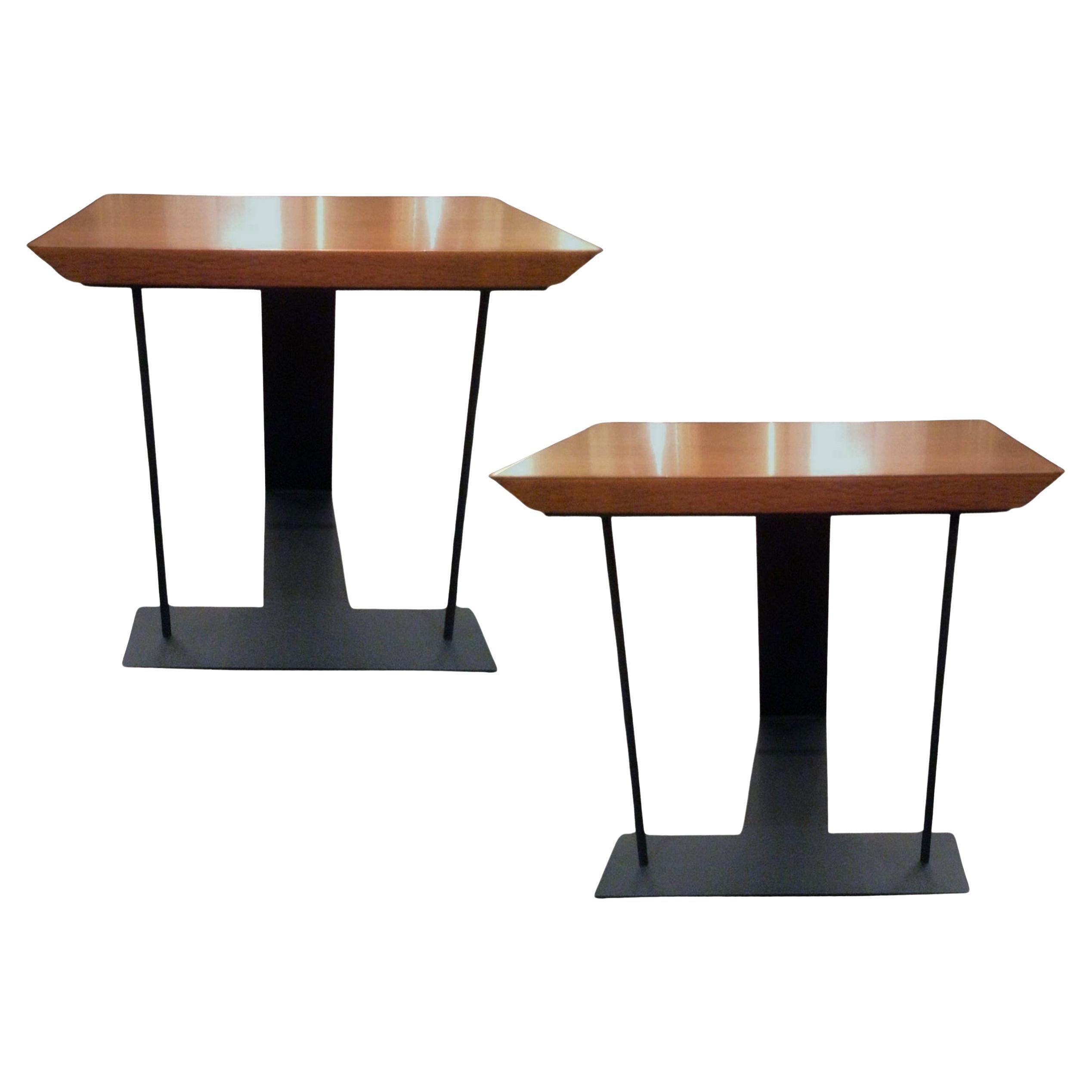 Two "T 1927" end tables by P.Chareau, Ed. Ecart International, France circa 2000 im Angebot