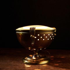 Deux lampes de bureau en laiton et cristal Lens Ground des années 50