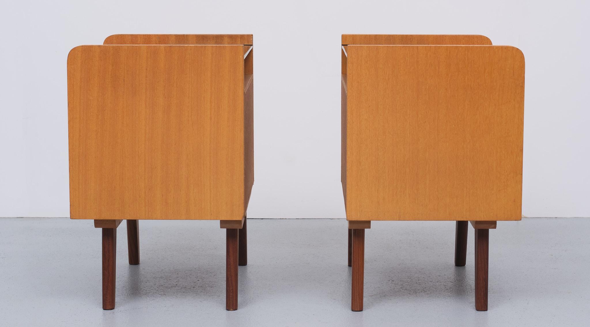 Two Teak nightstands Dutch 1960s For Sale 4