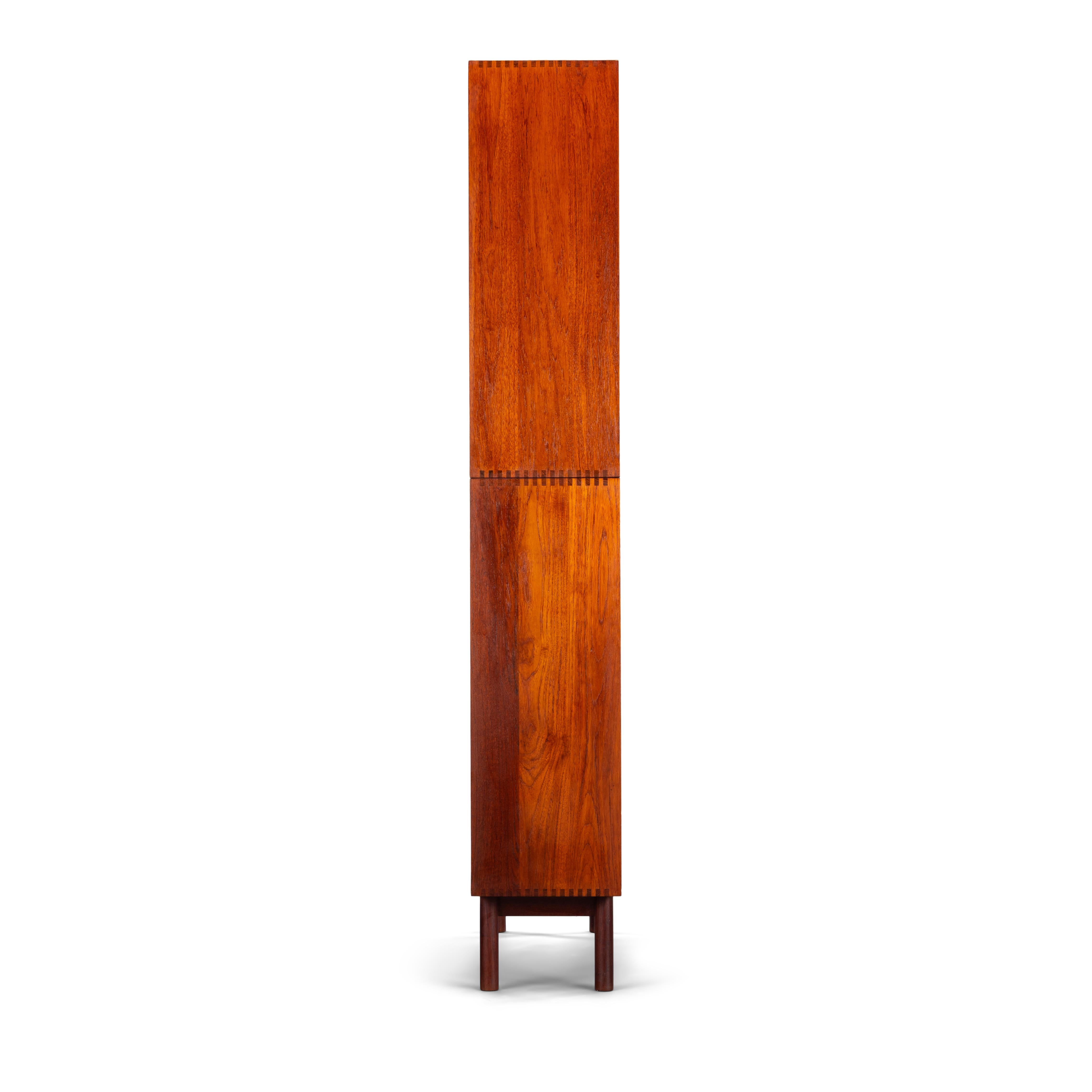 Two tear teak bookcase by Peter Hvidt and Orla Molgaard for Soborg Mobler, 1960s In Good Condition In Elshout, NL