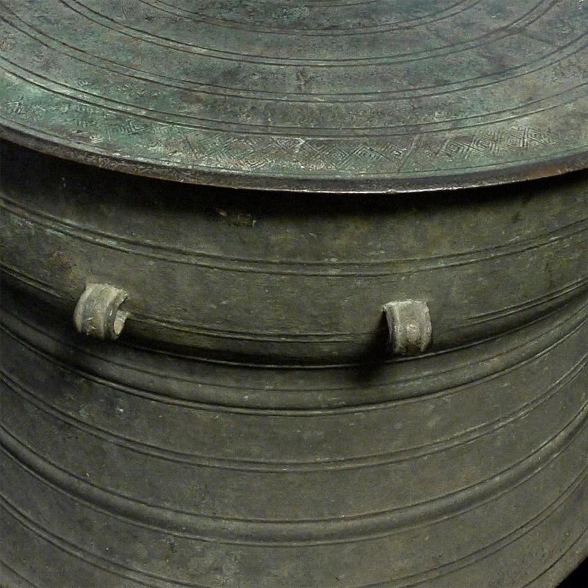 frog drum table