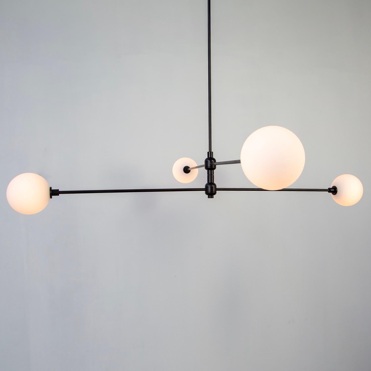 XXIe siècle et contemporain Lustre à deux niveaux par RESEARCH Lighting, grand verre, noir, fait sur commande en vente