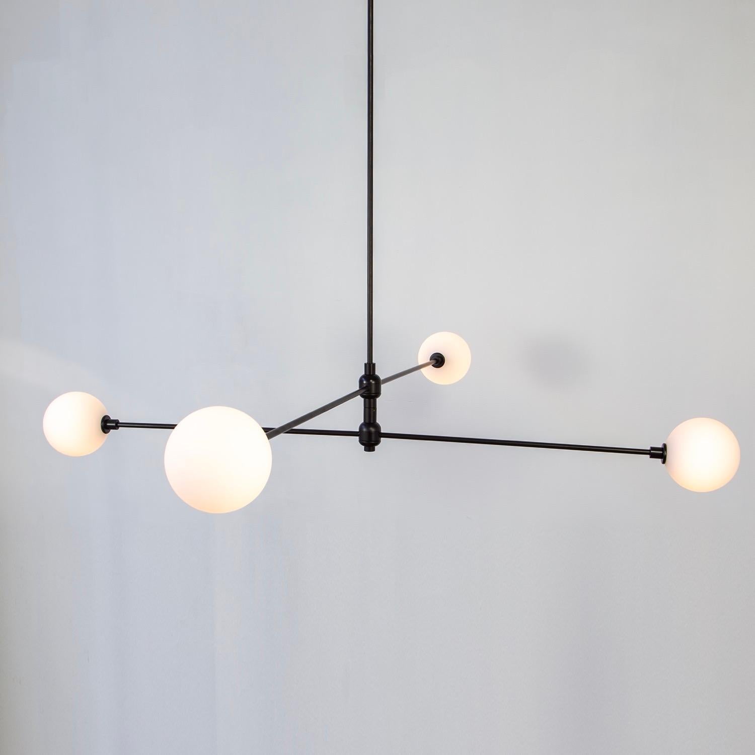 Métal Lustre à deux niveaux par RESEARCH Lighting, grand verre, noir, fait sur commande en vente