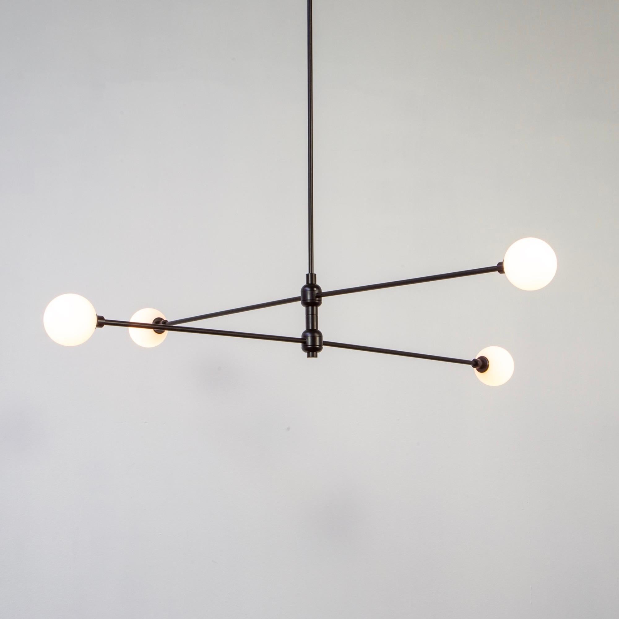 Americano Lampadario a due piani, prototipo, piccoli globi di vetro, nero, realizzato su ordinazione in vendita